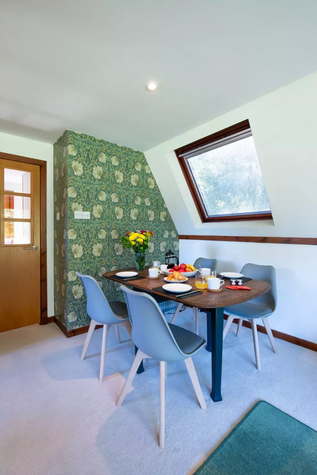 Caledonia Lodge-Inside