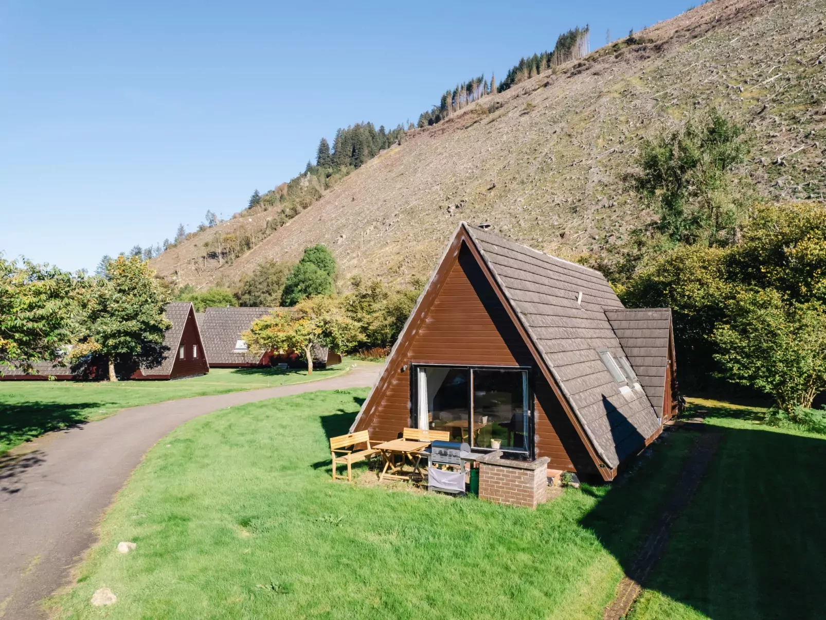 Caledonia Lodge-Outside