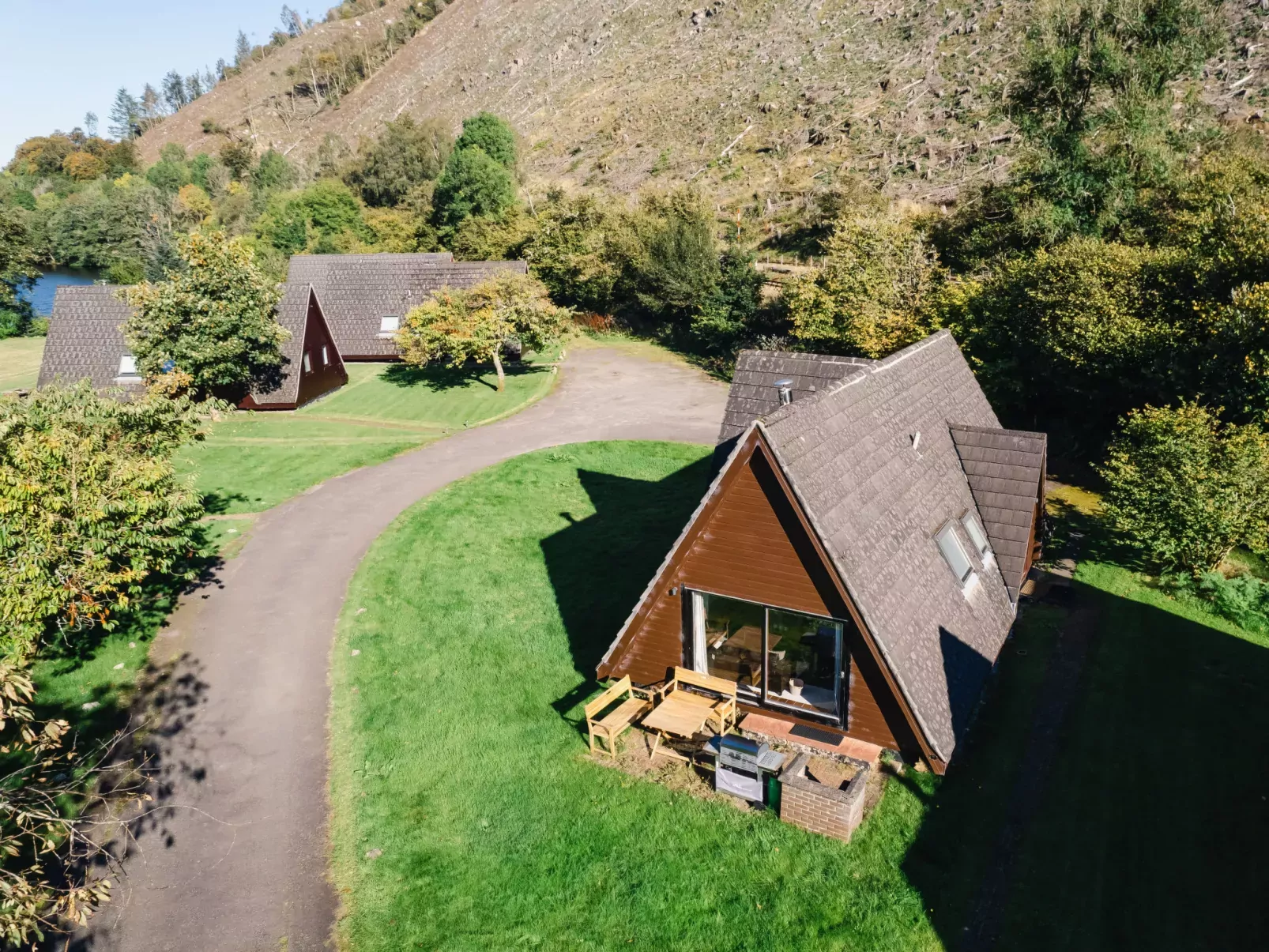 Caledonia Lodge-Outside