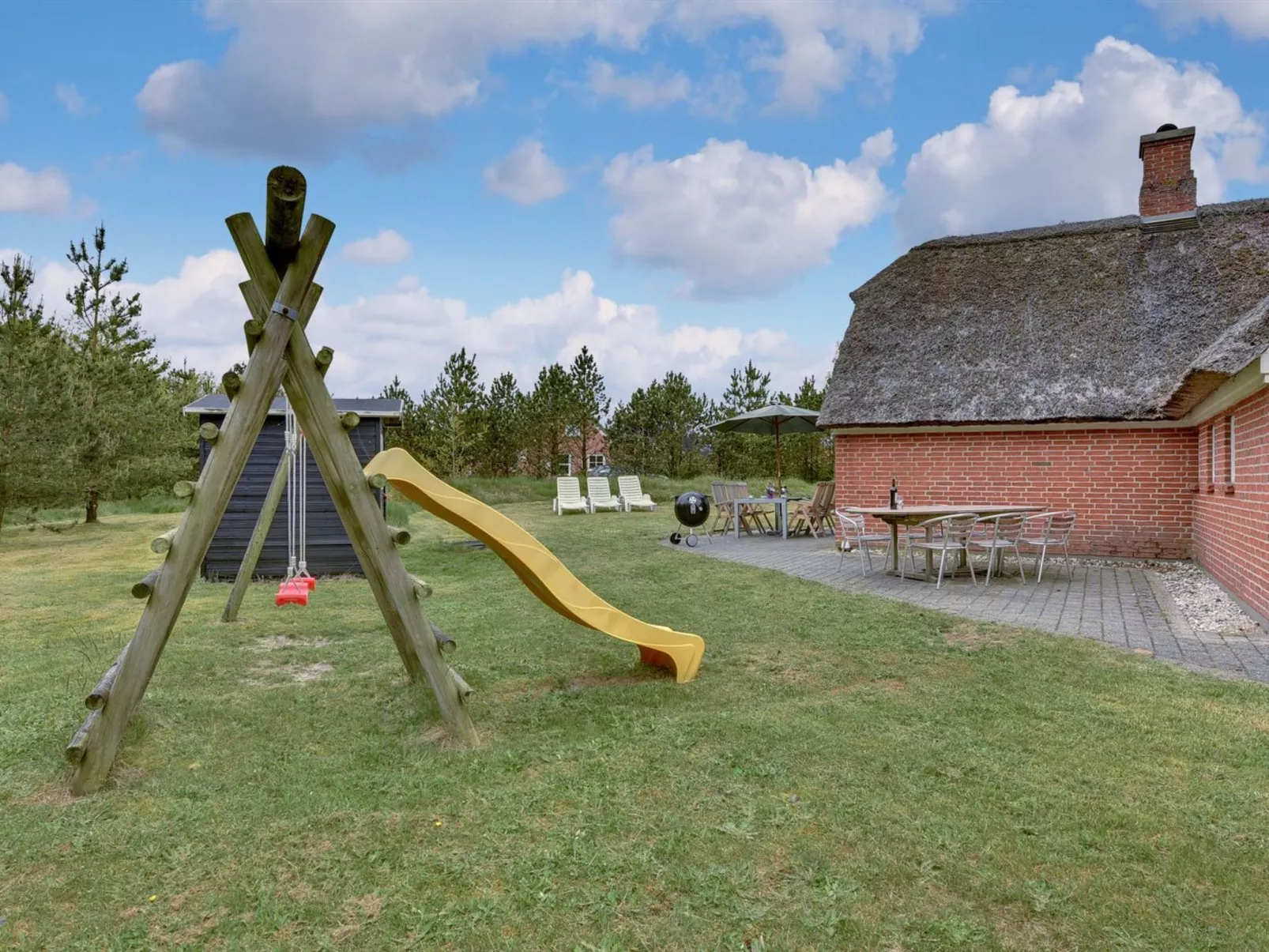 "Dorris" - 4.3km from the sea-Outside