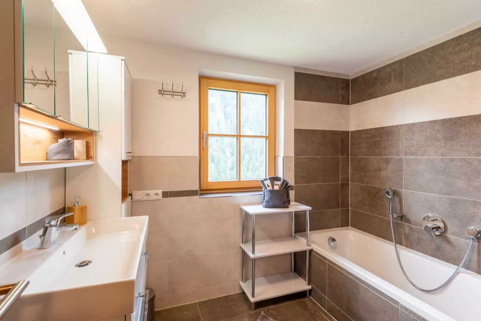 Bergappartements Schernthaner Tobadill-Exterior summer