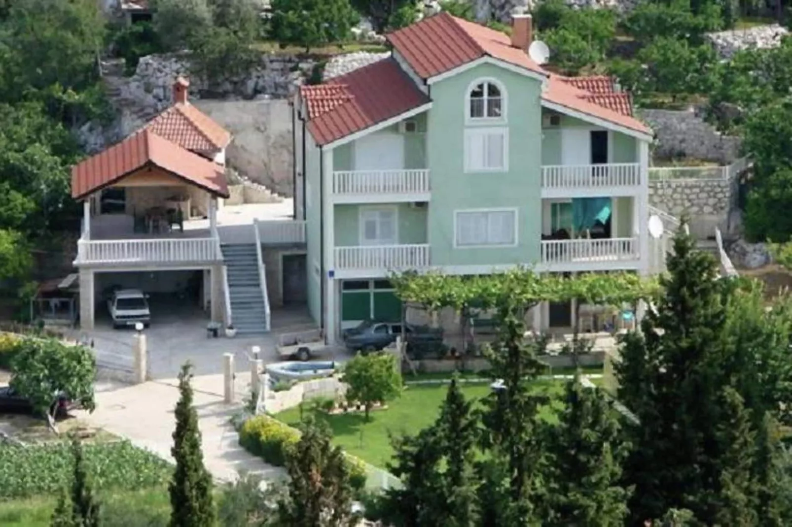 Stipan-Exterior summer