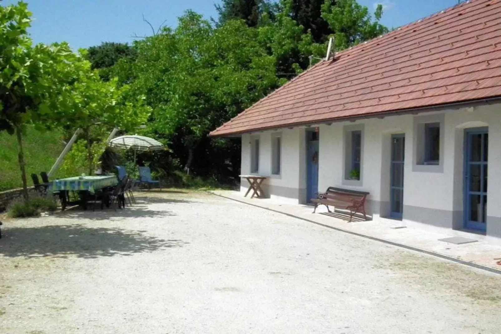 15332-Exterior summer
