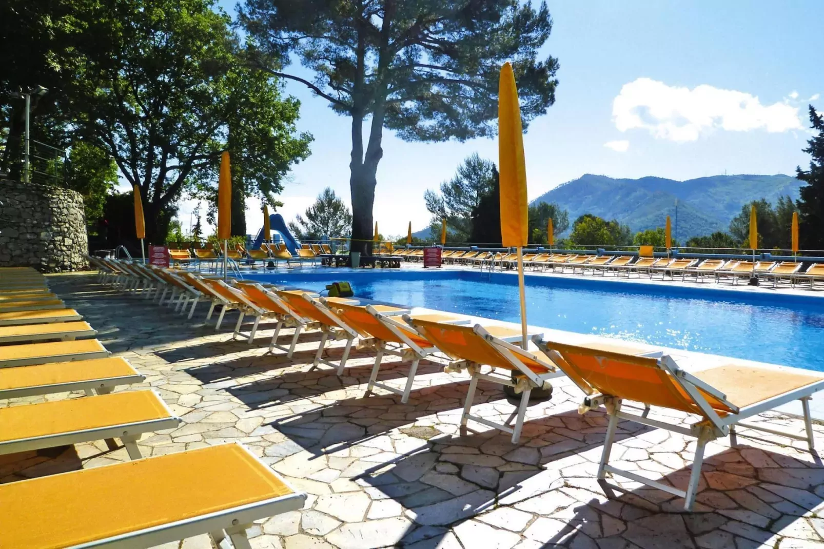 Ferienresort C'era Una Volta Villanova d'Albengo - Type B2 mit Veranda 20 qm-Schwimmbad