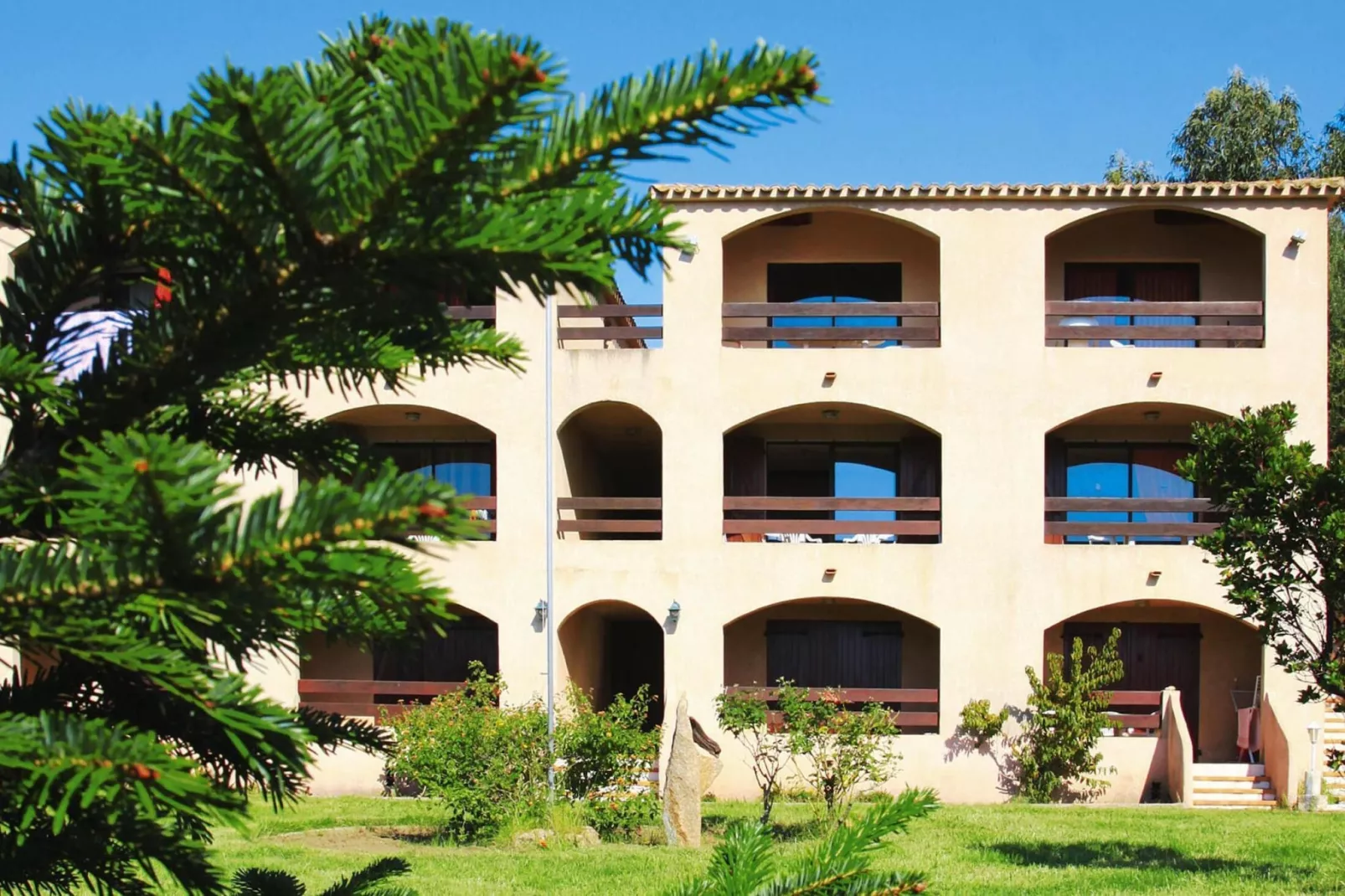 Residence Les Dauphins Tiuccia / Bilocale 4 - 2pcs-Exterior summer