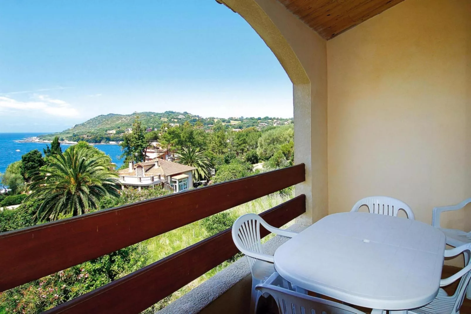 Residence Les Dauphins Tiuccia / Bilocale 4 - 2pcs-Terrace balcony