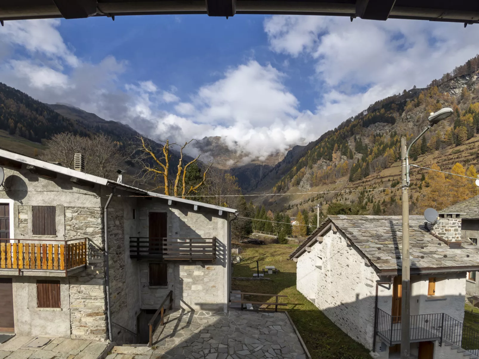 Isola di Madesimo Apartments-Outside