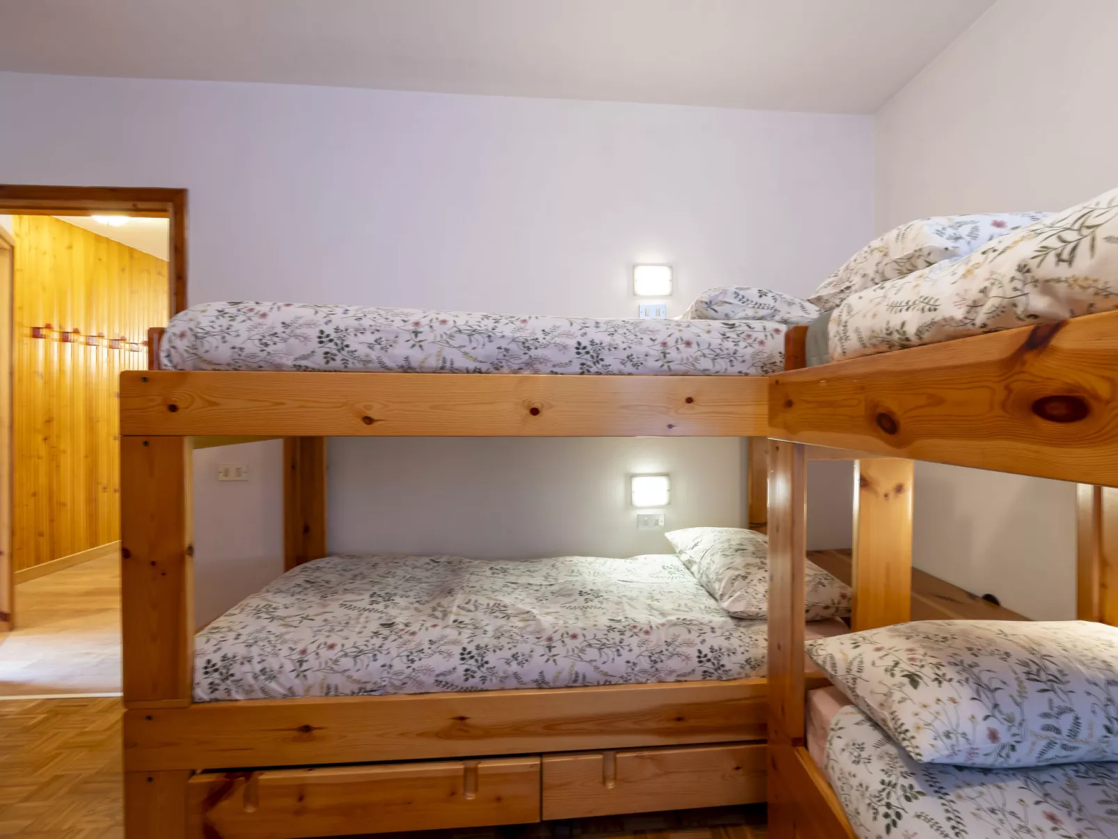 Isola di Madesimo Apartments-Inside