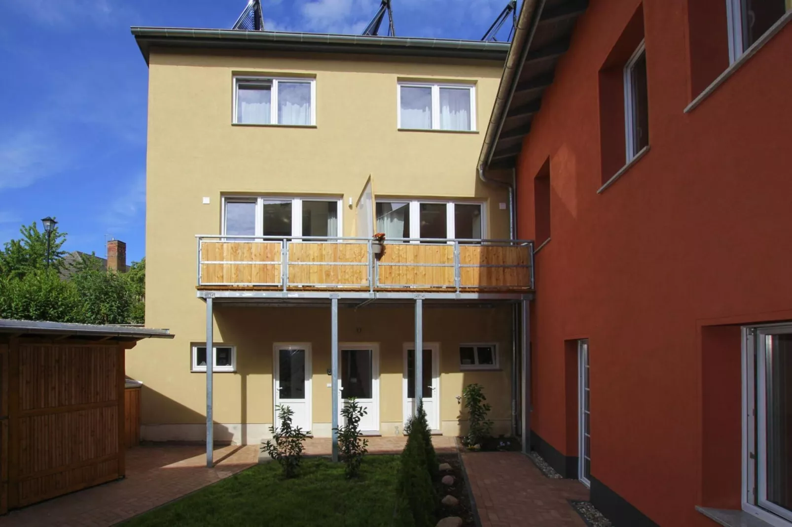 Florian Nr 3-Exterior summer