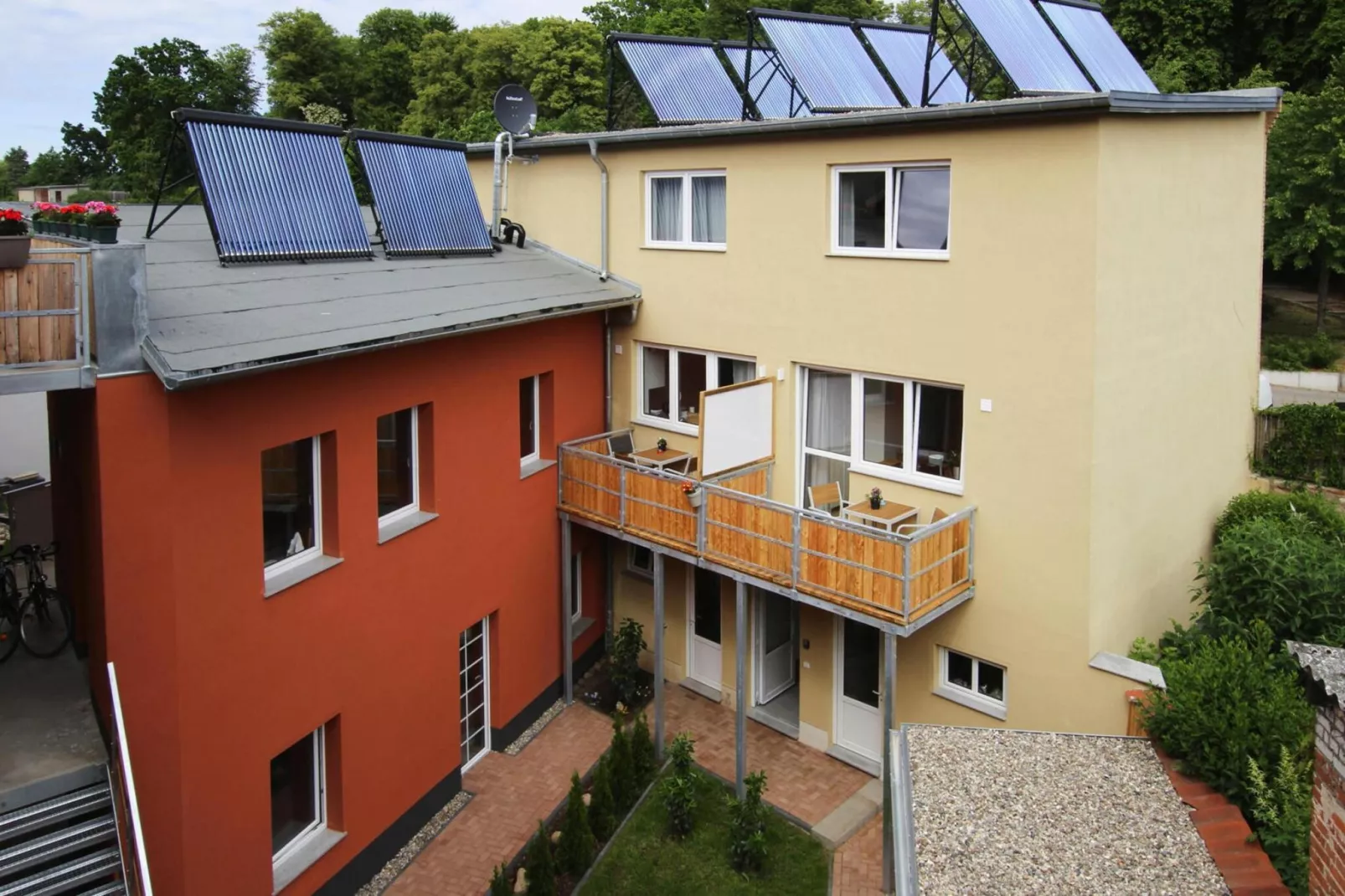 Florian Nr 3-Exterior summer