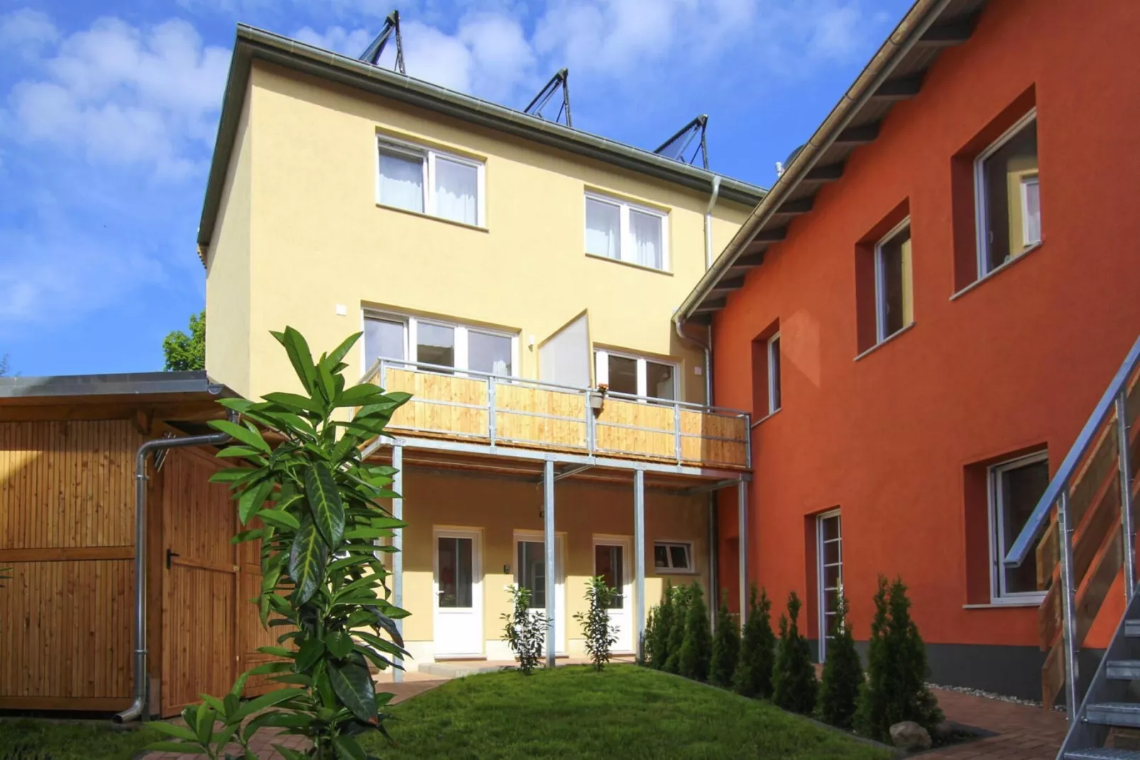 Florian Nr 3-Exterior summer