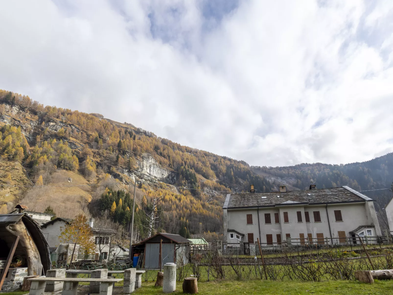 Isola di Madesimo Apartments-Outside