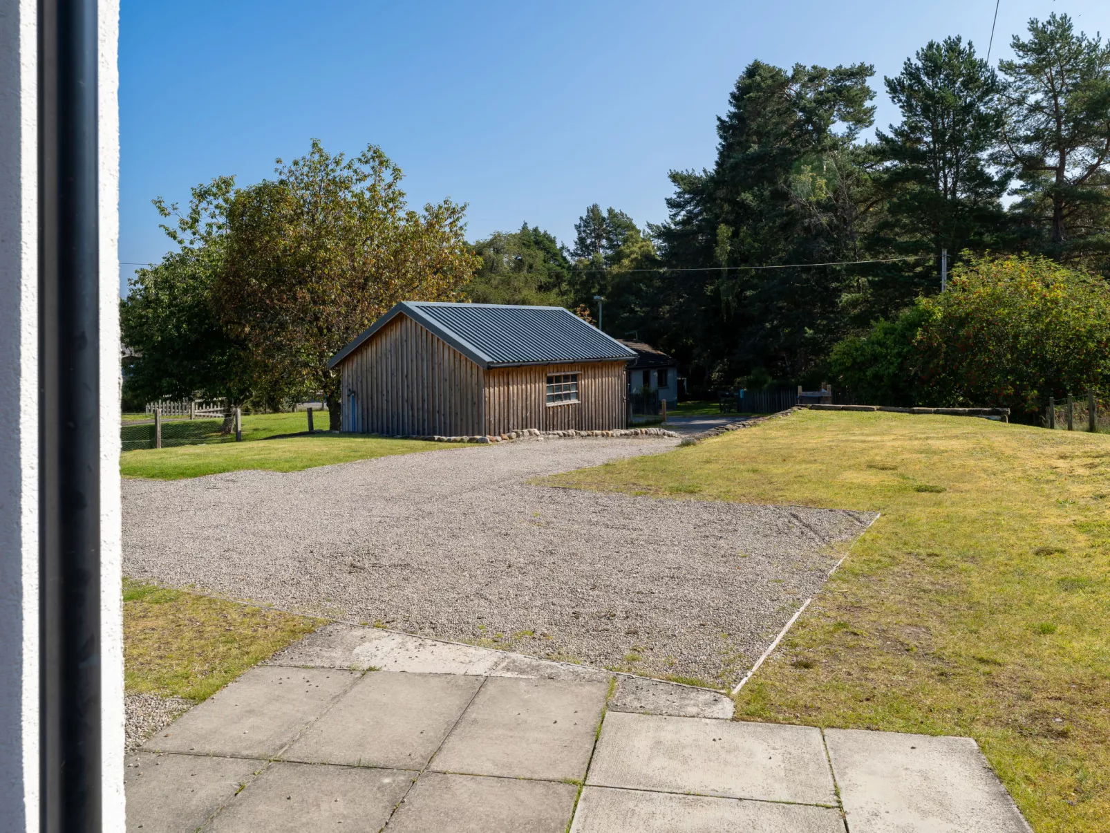 Muir Edge-Outside