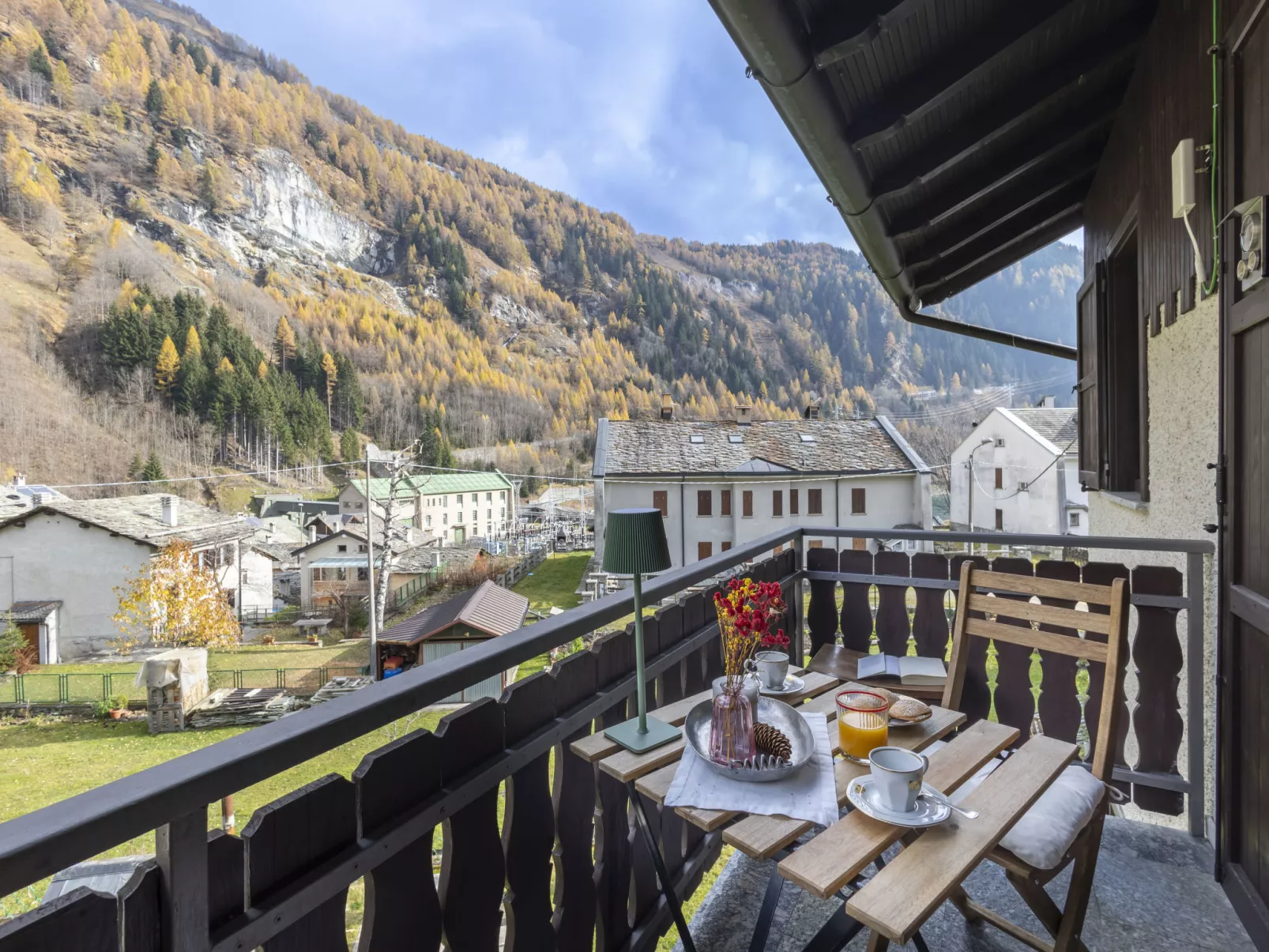 Isola di Madesimo Apartments-Outside
