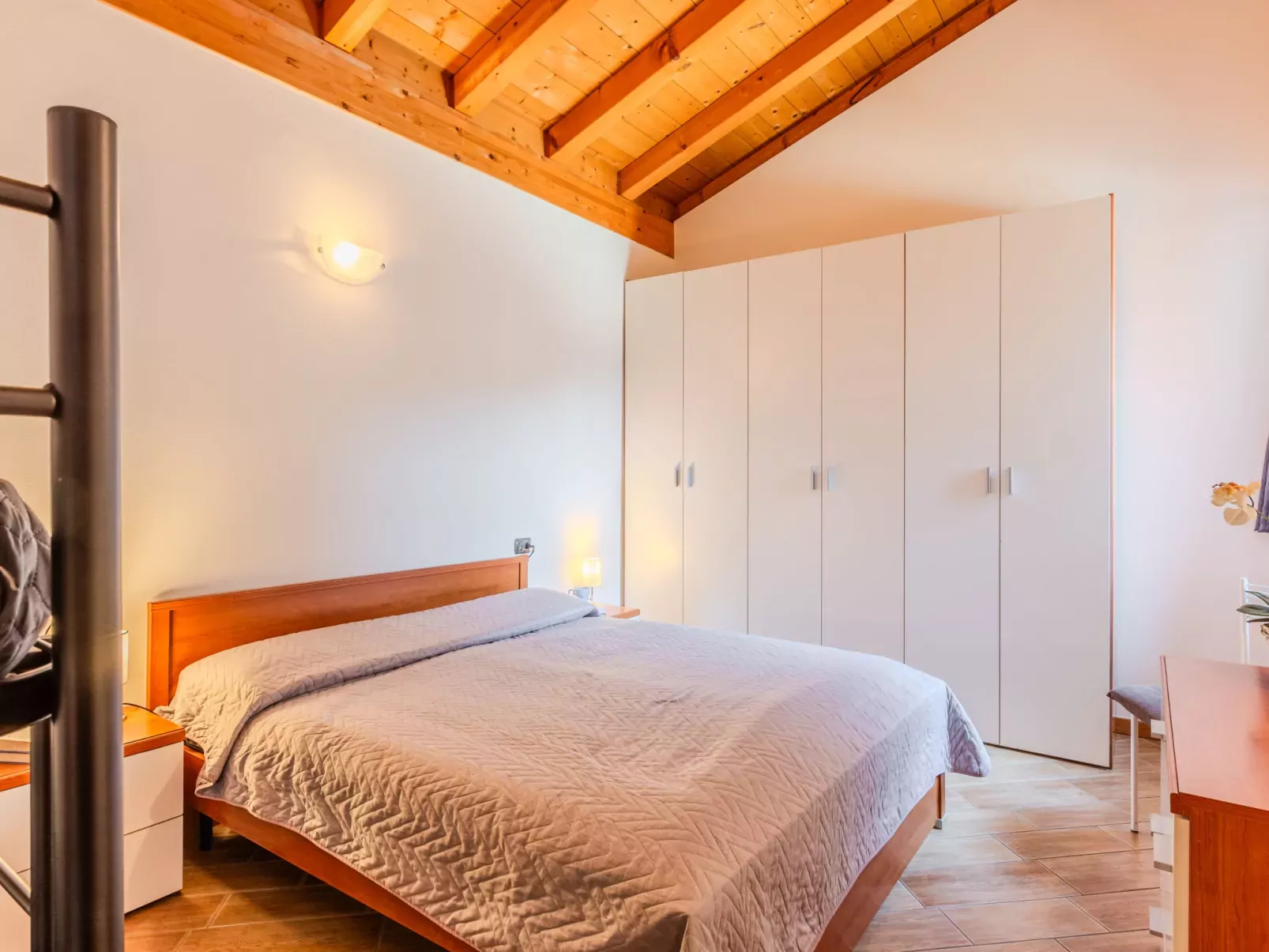 Flat 4-Inside