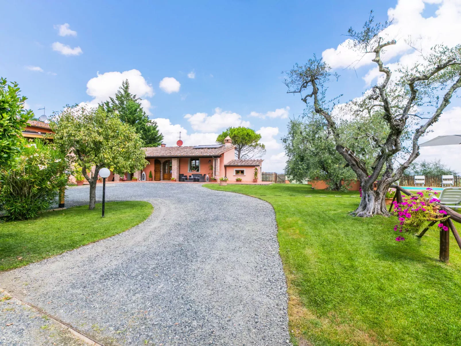 Casale L'Uliveta-Outside