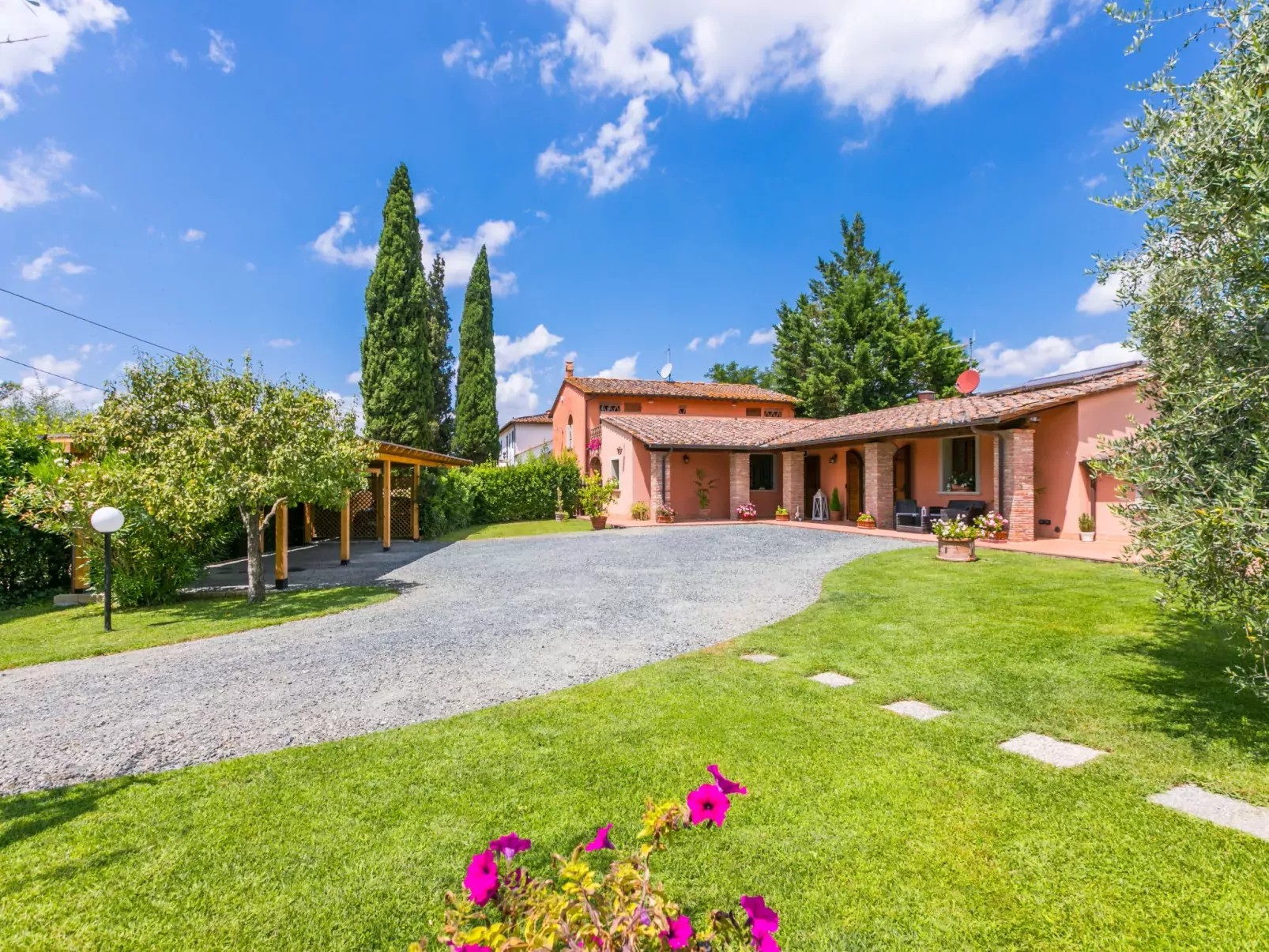 Casale L'Uliveta-Outside