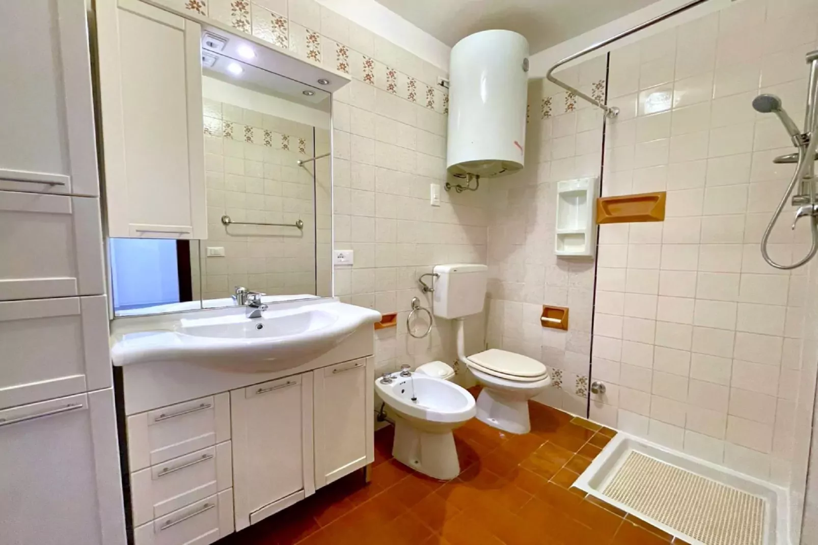 Holiday 8A-Badezimmer