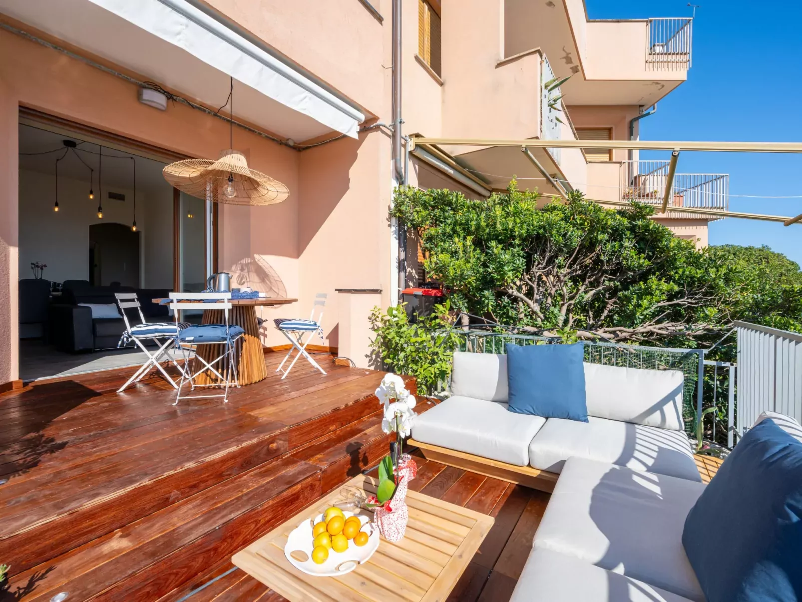 Casa Clio-Outside