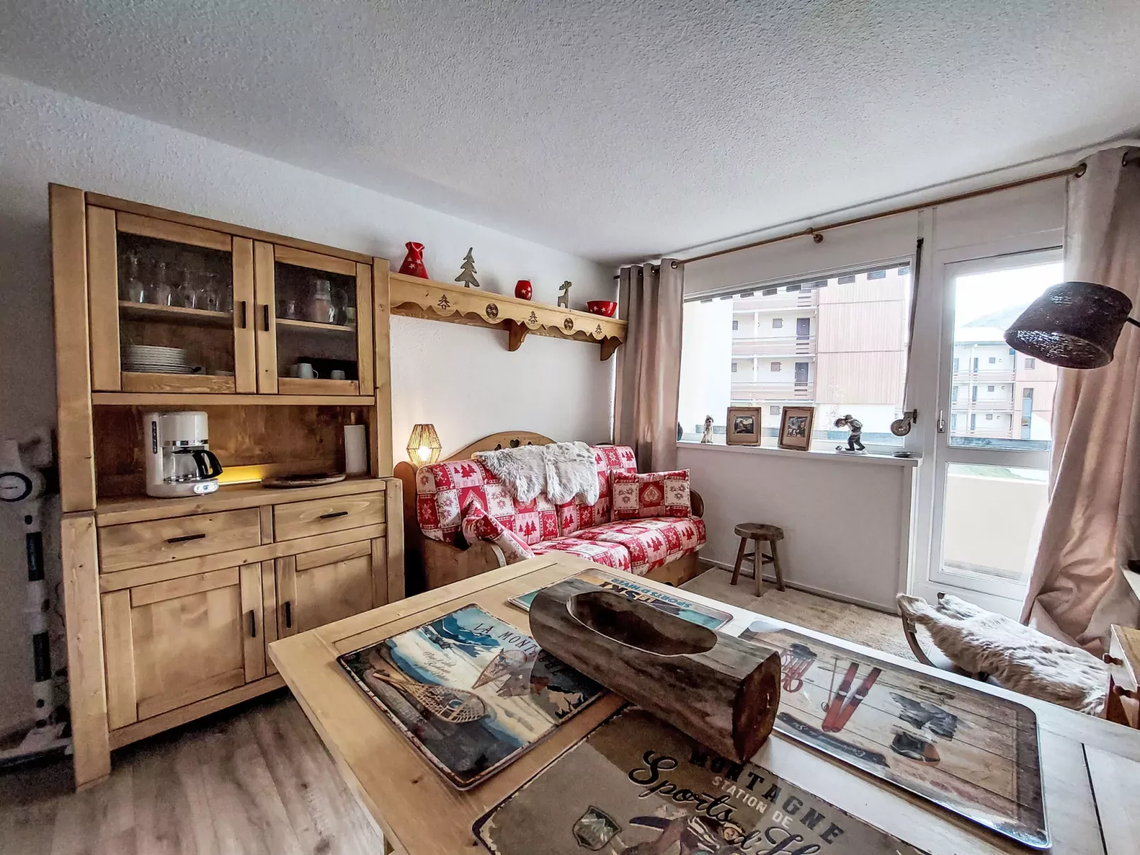 Asters 323 Bâtiment A1-Draußen