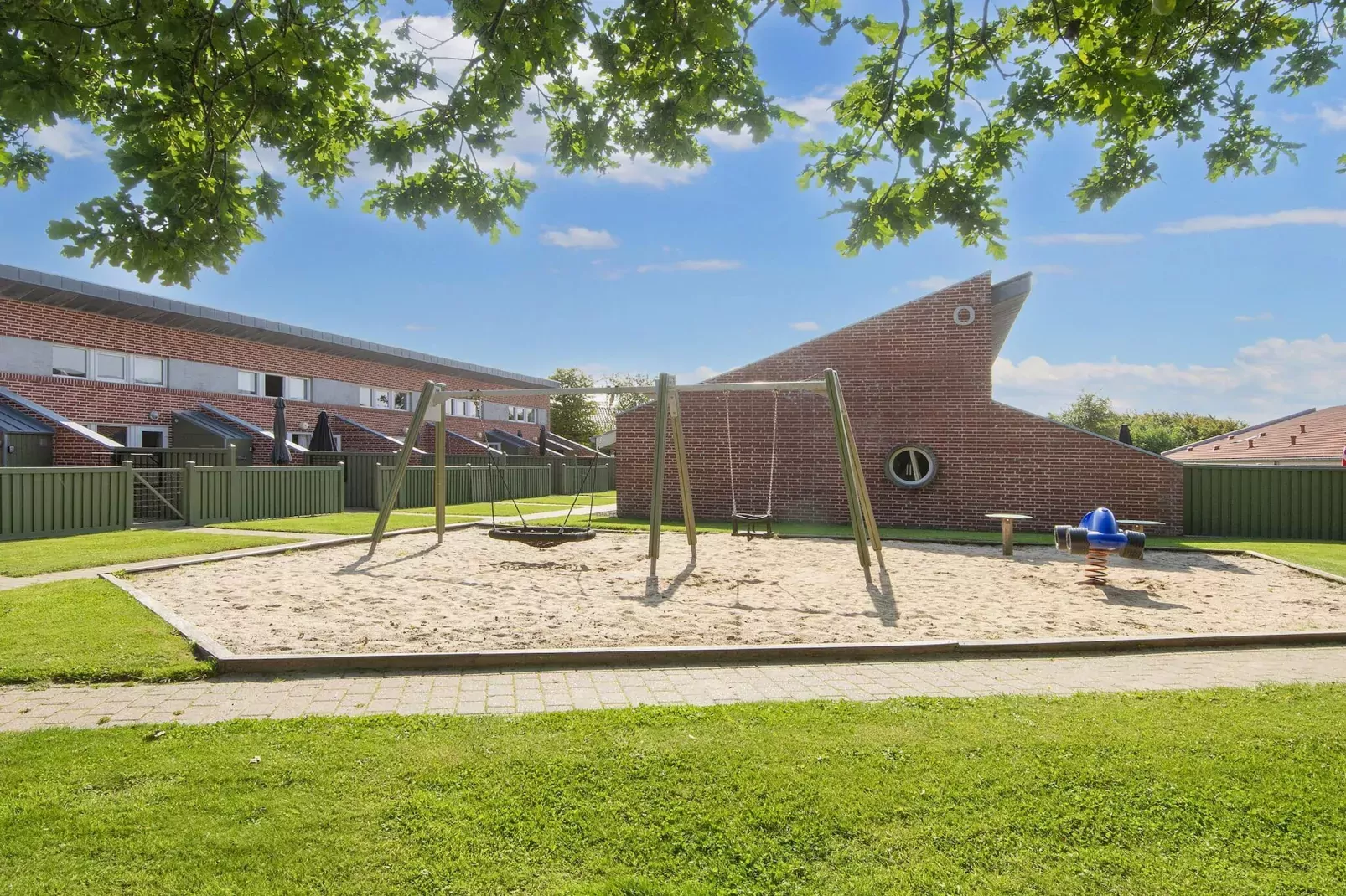 3 room,2 levels,dishwasher - Non tagué