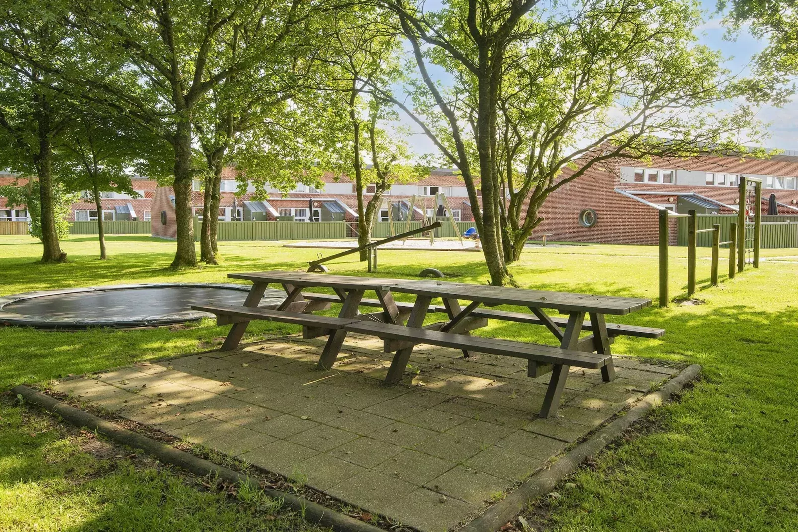 3 room,2 levels,dishwasher - Non tagué