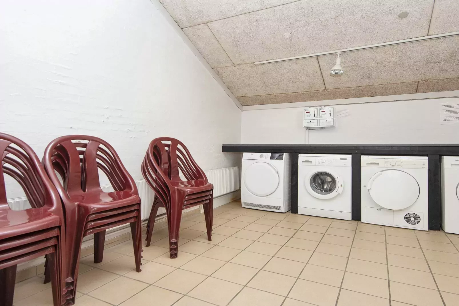 3 room,2 levels,dishwasher - Non tagué