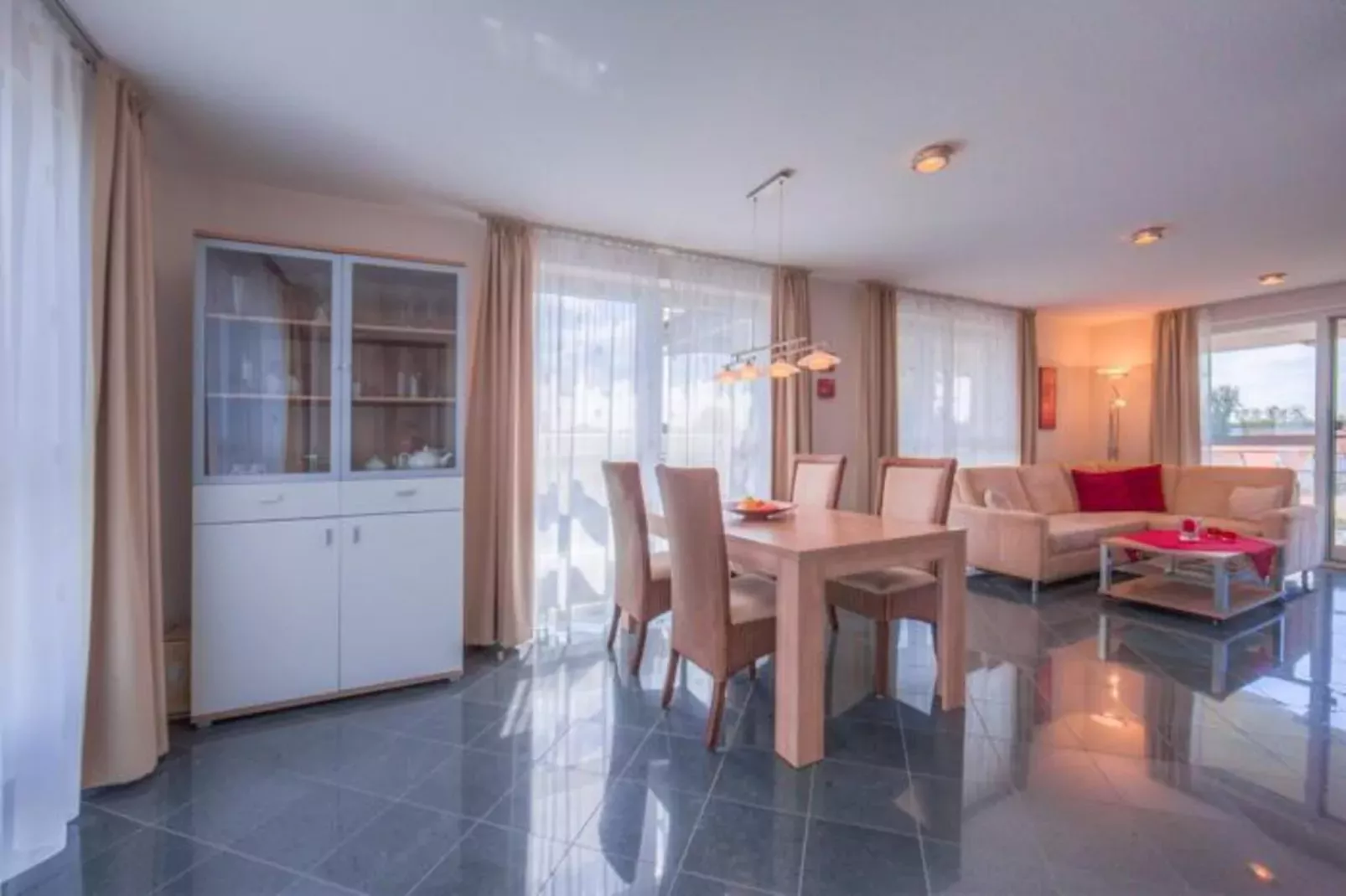 Seeadler 205-Dining room