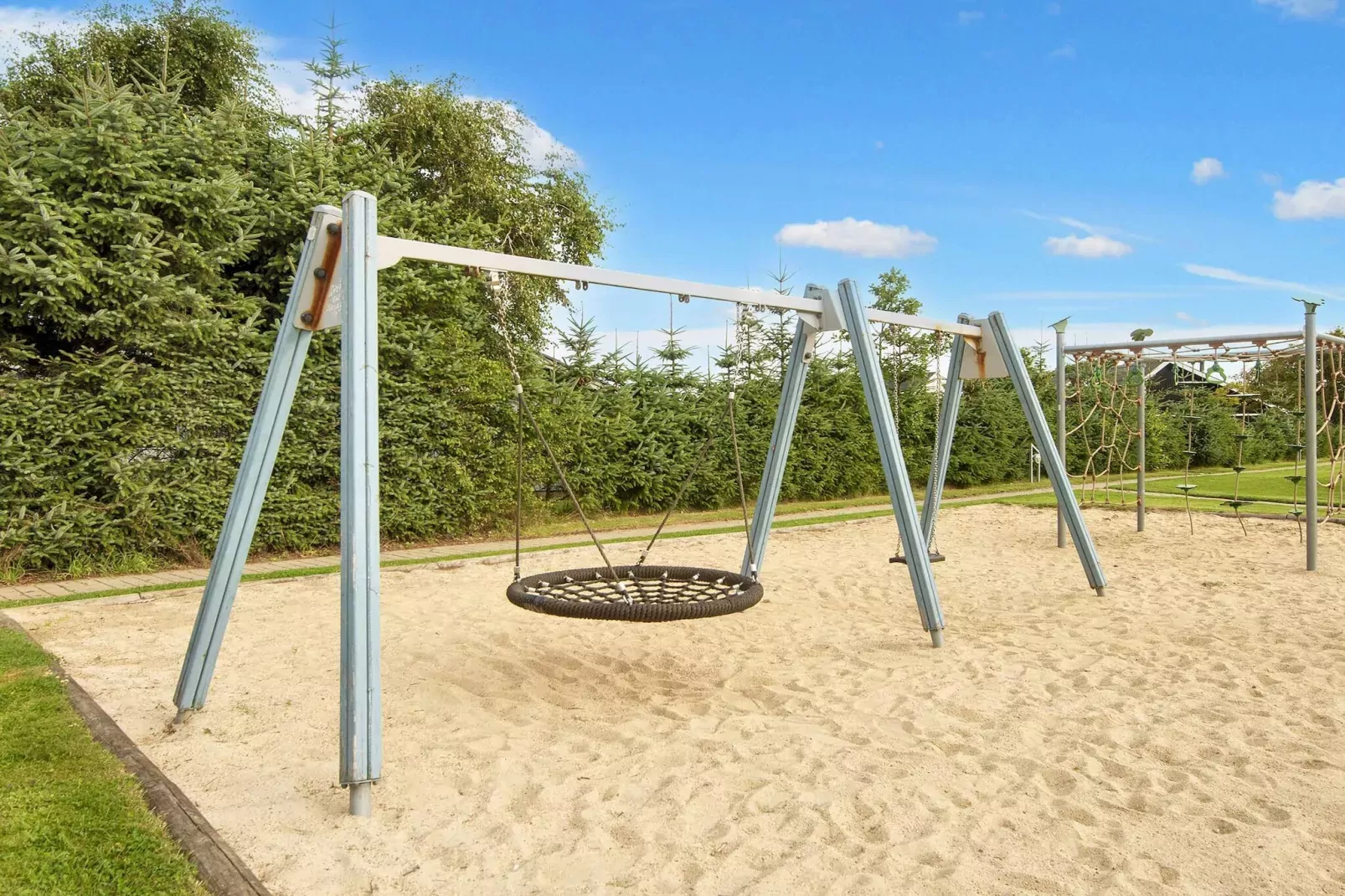 3 room,2 levels,dishwasher - Non tagué