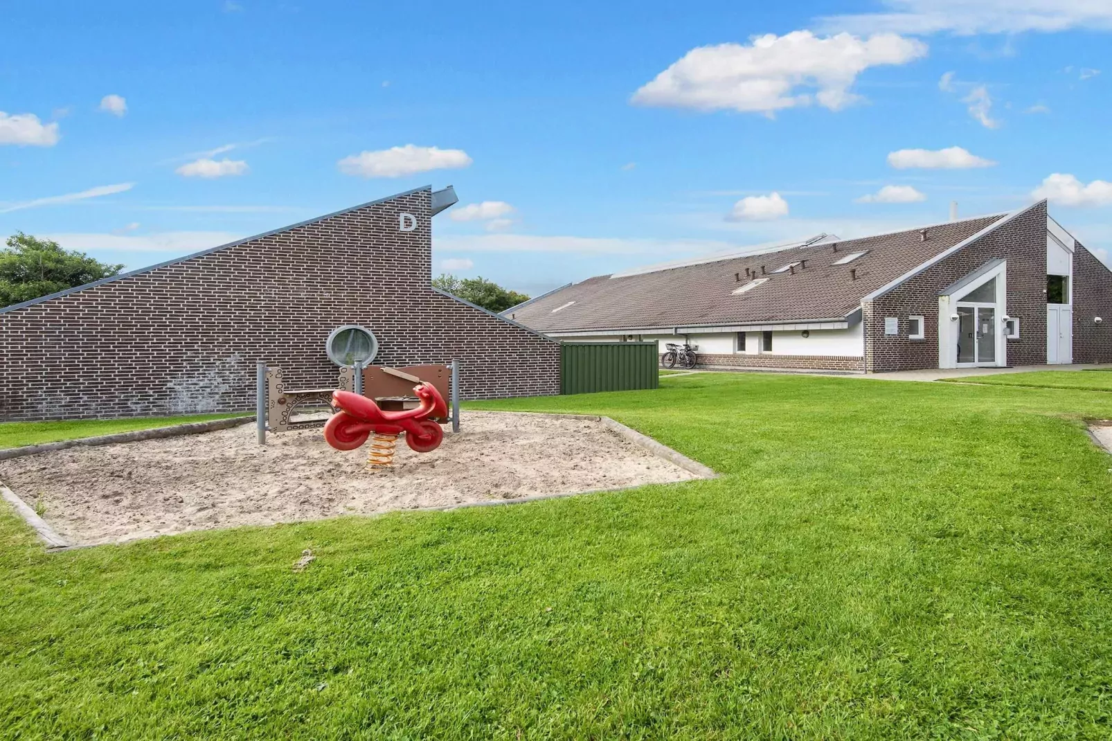 3 room,2 levels,dishwasher - Non tagué