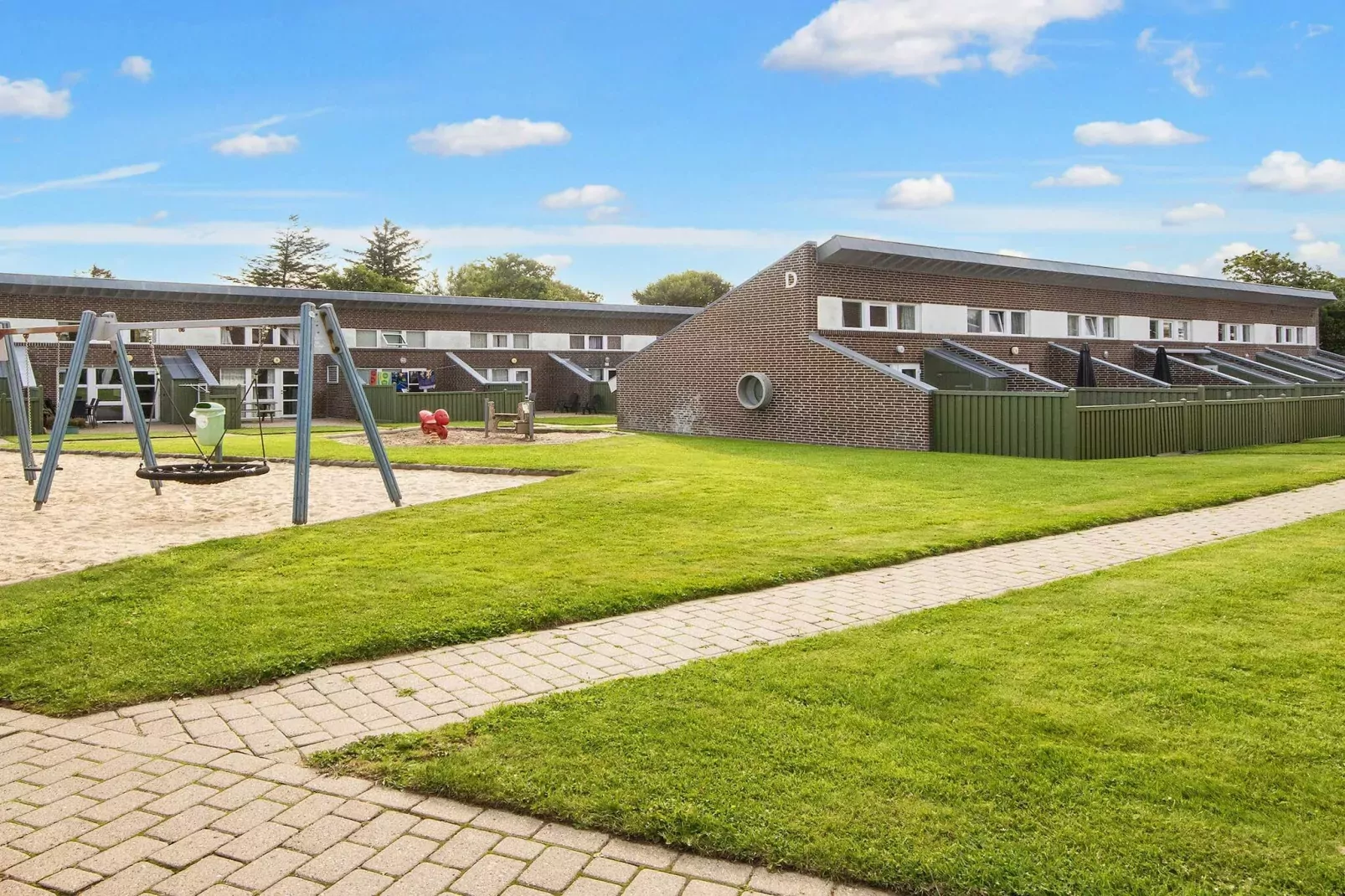 3 room,2 levels,dishwasher - Non tagué