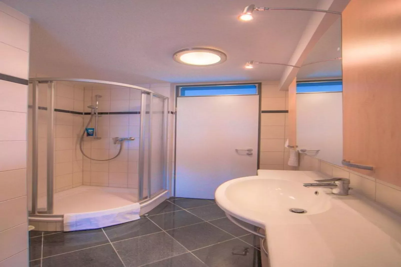 Seeadler 205-Bathroom