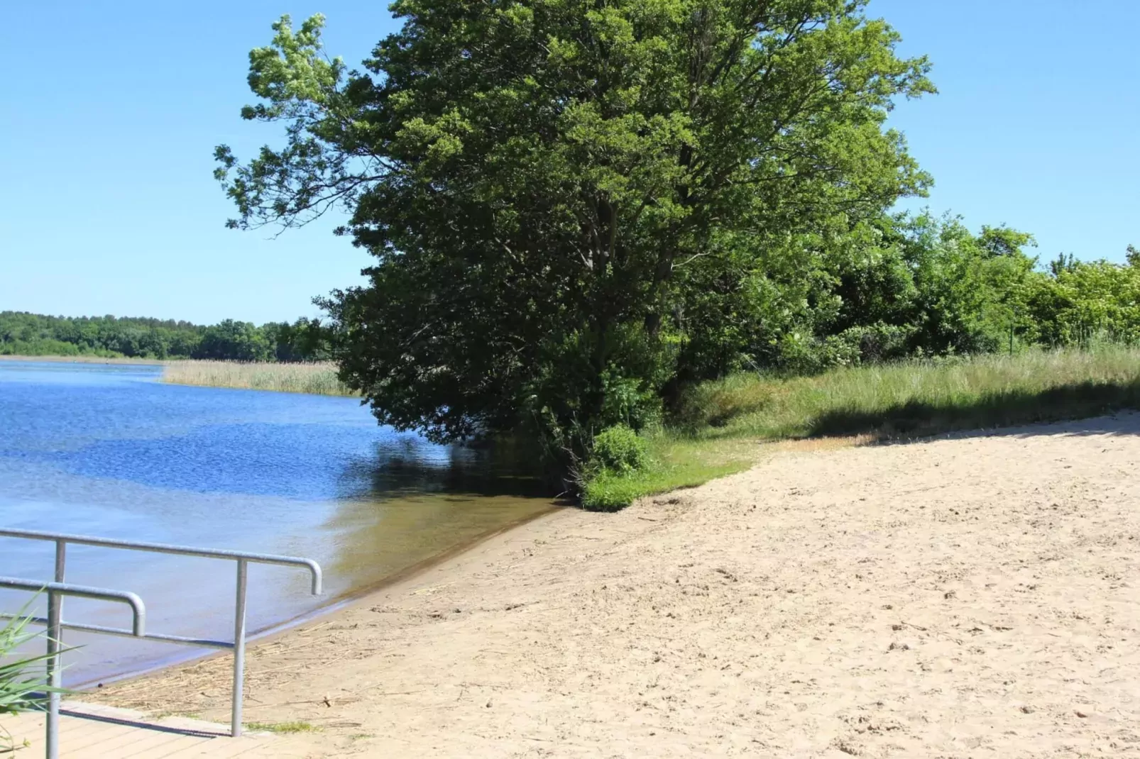 Bungalow 5  Malchow-Gebiete Sommer 5 km