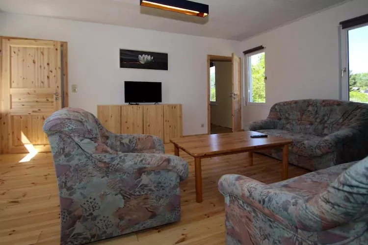Bungalow 6 Waren-Living room