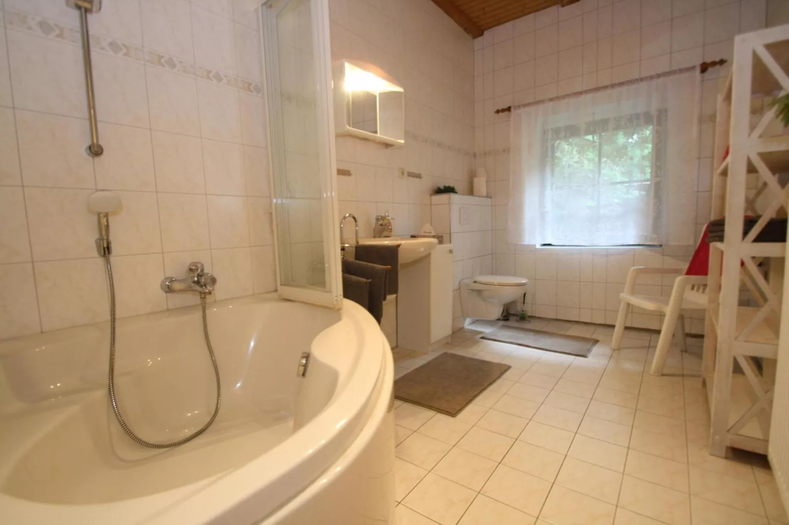 Doppelhaushälte Waldkautz-Bathroom