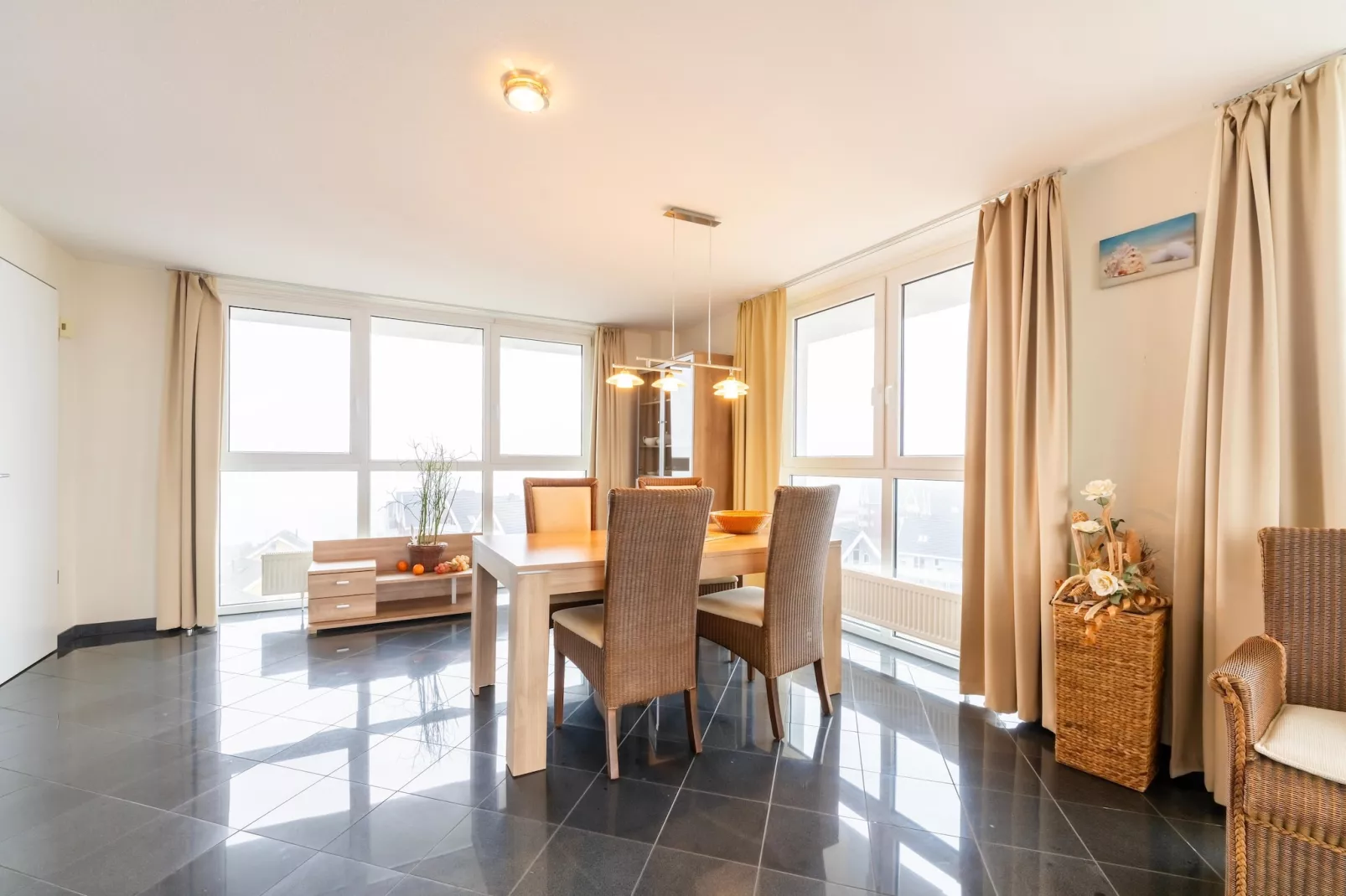 Seeadler 210-Dining room