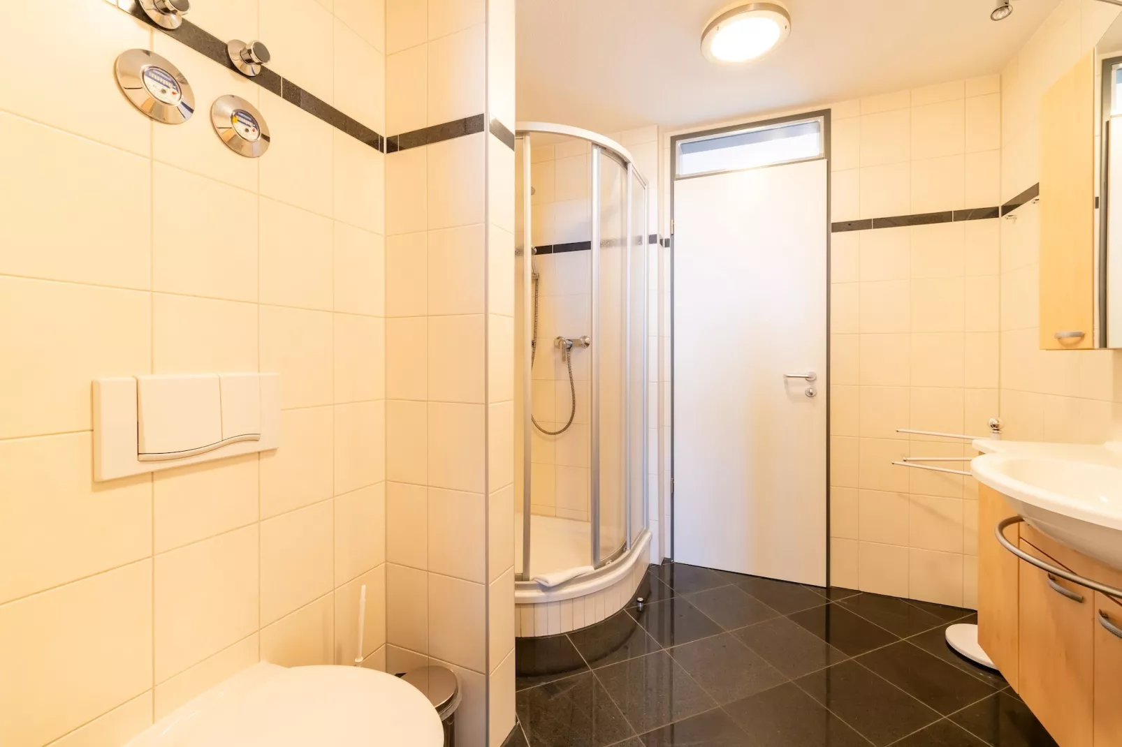 Seeadler 210-Bathroom