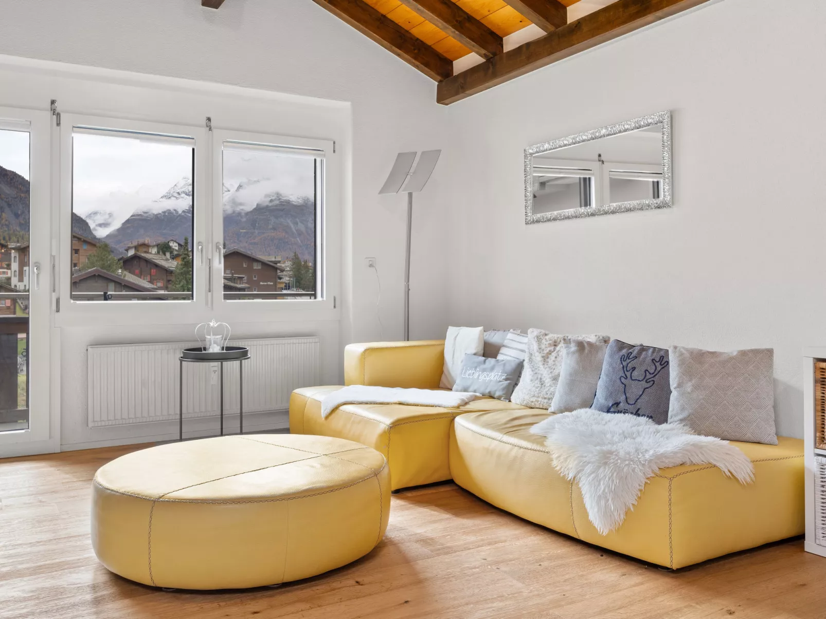 Castello-Inside
