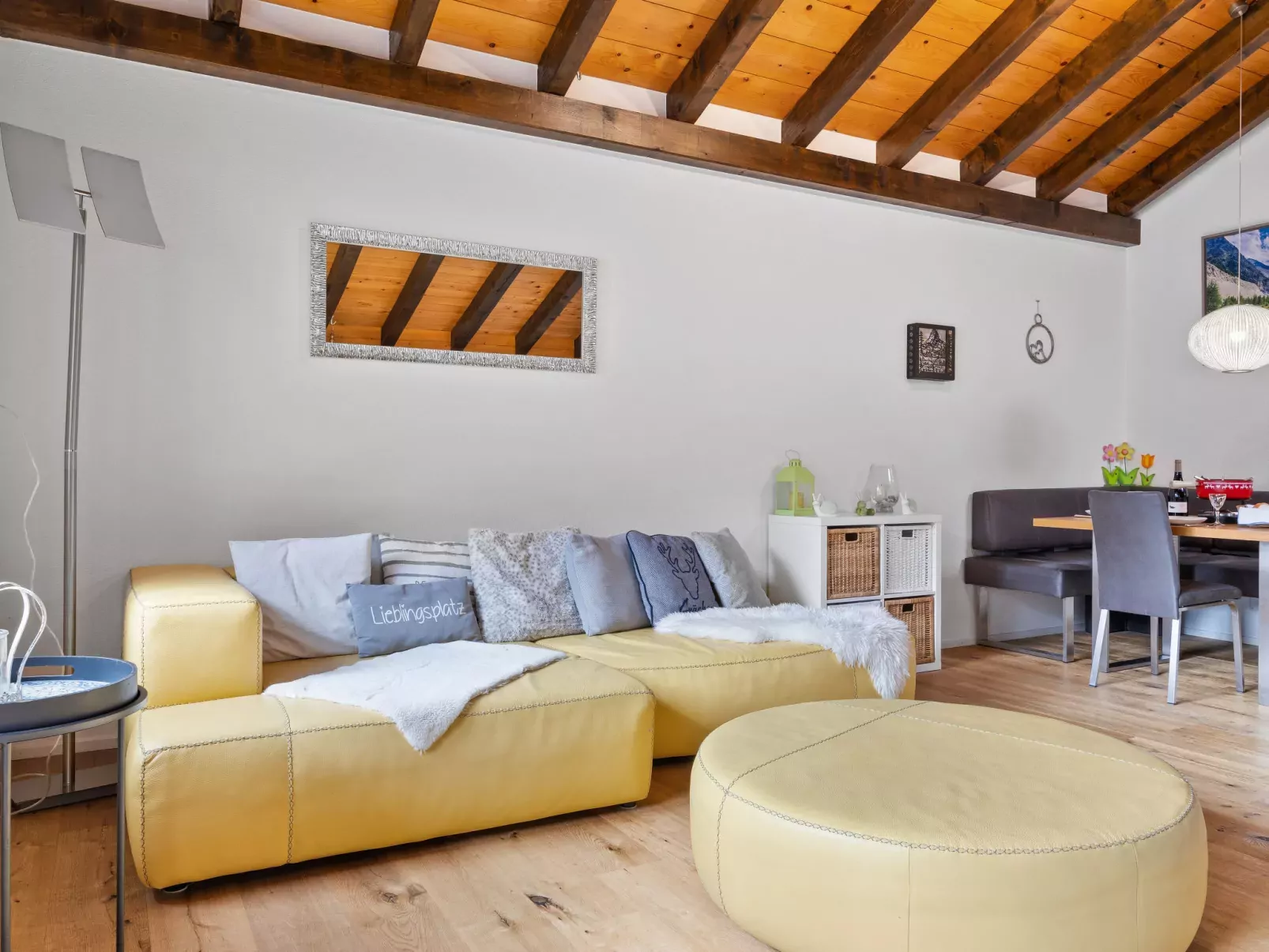 Castello-Inside