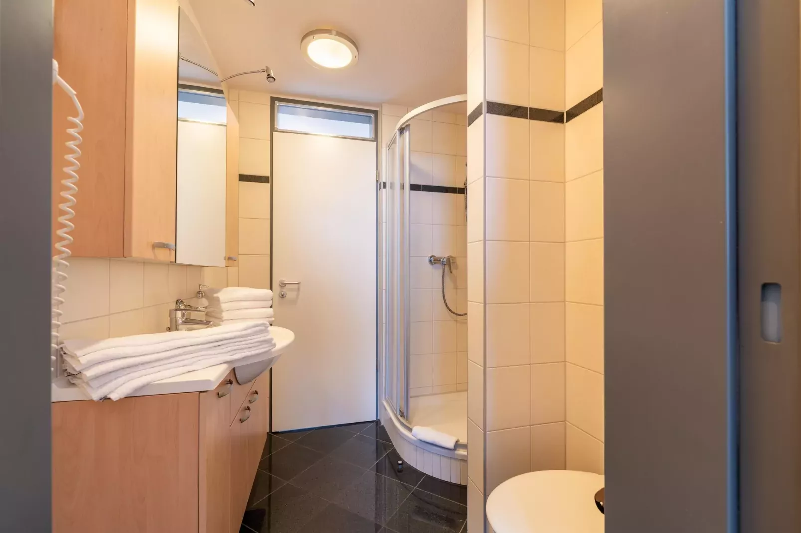 Seeadler Classic 204-Bathroom