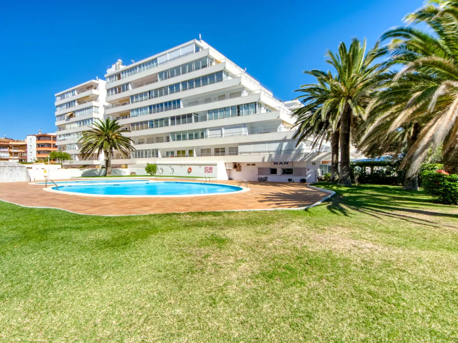 Roses Holiday Center-Dehors