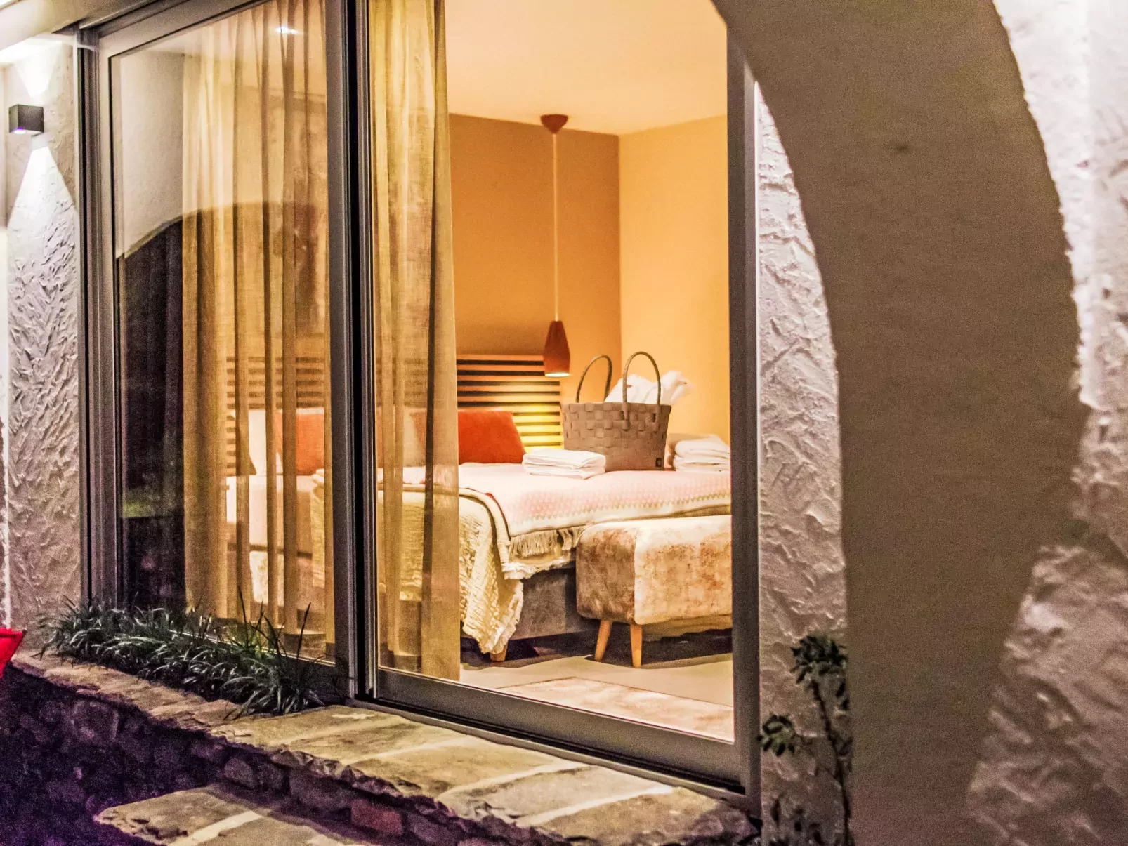 Garden Suite-Inside