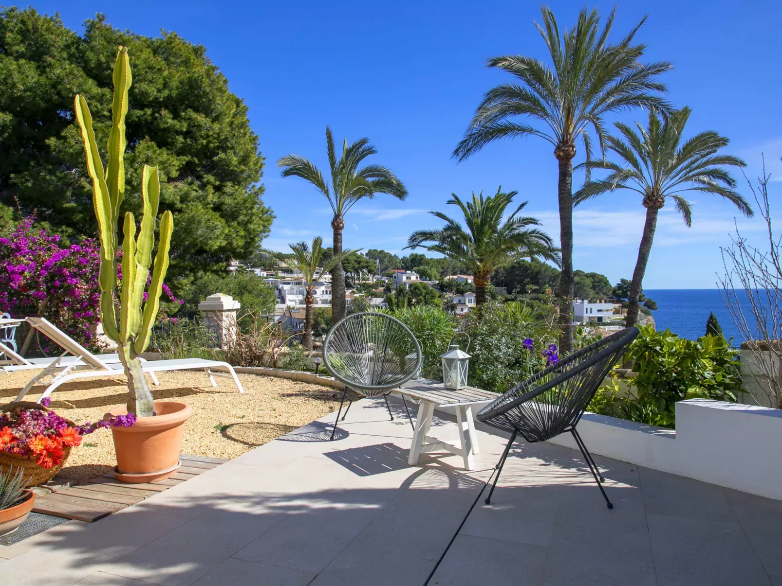 Cala Advocat-Draußen