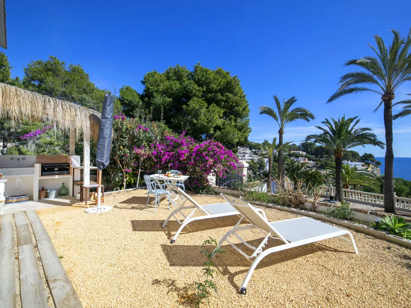Cala Advocat-Draußen