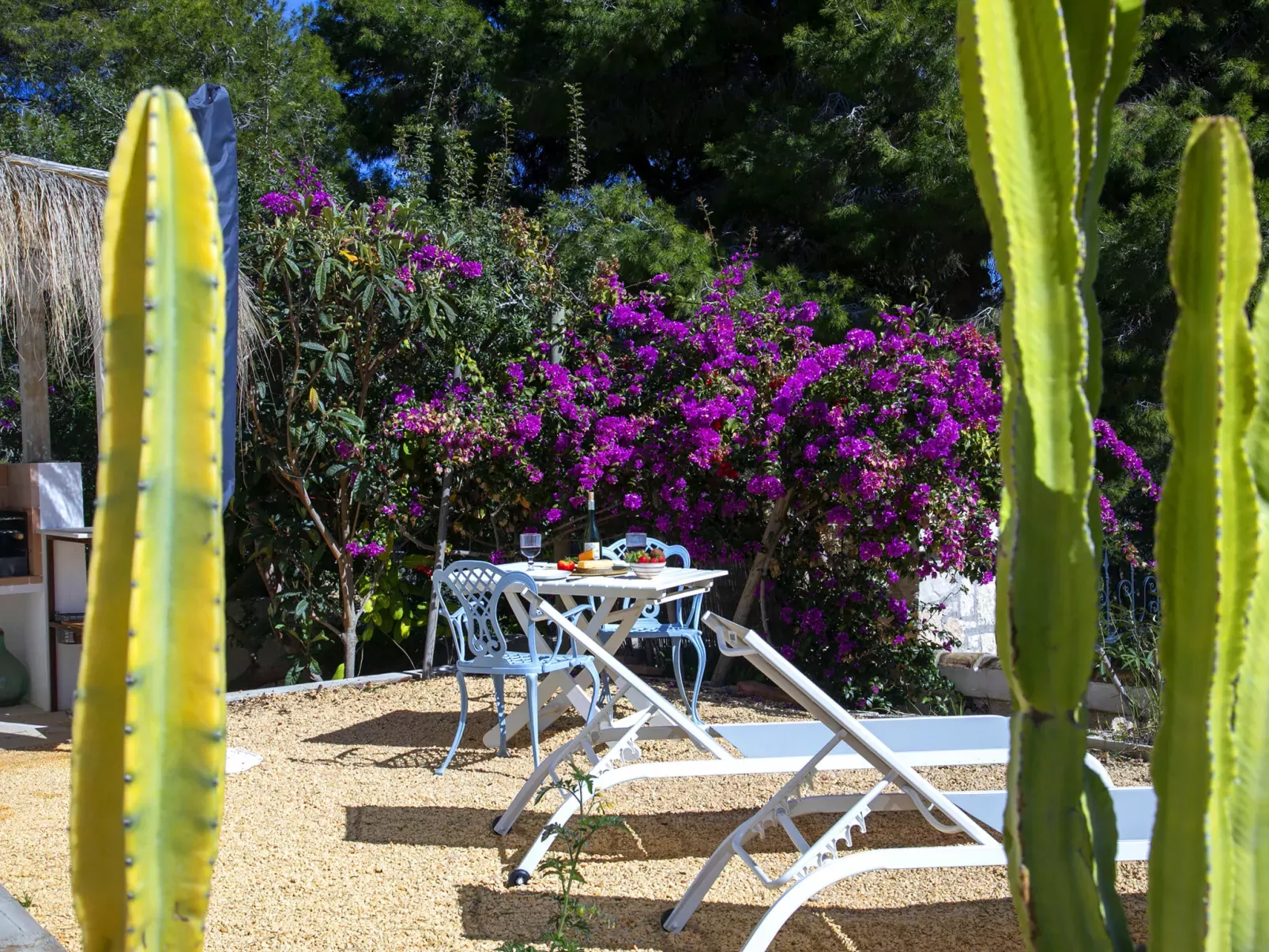 Cala Advocat-Draußen