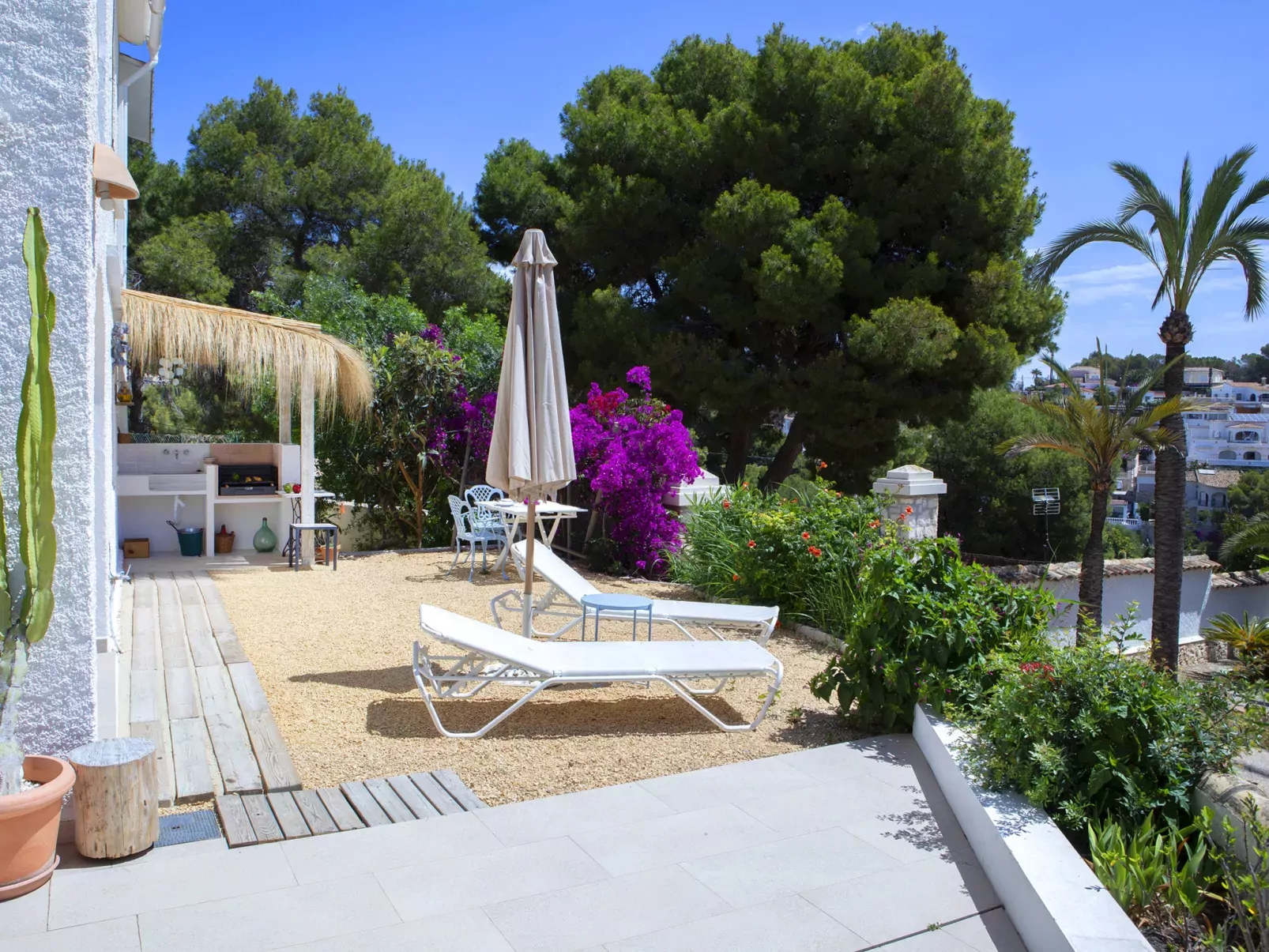 Cala Advocat-Draußen
