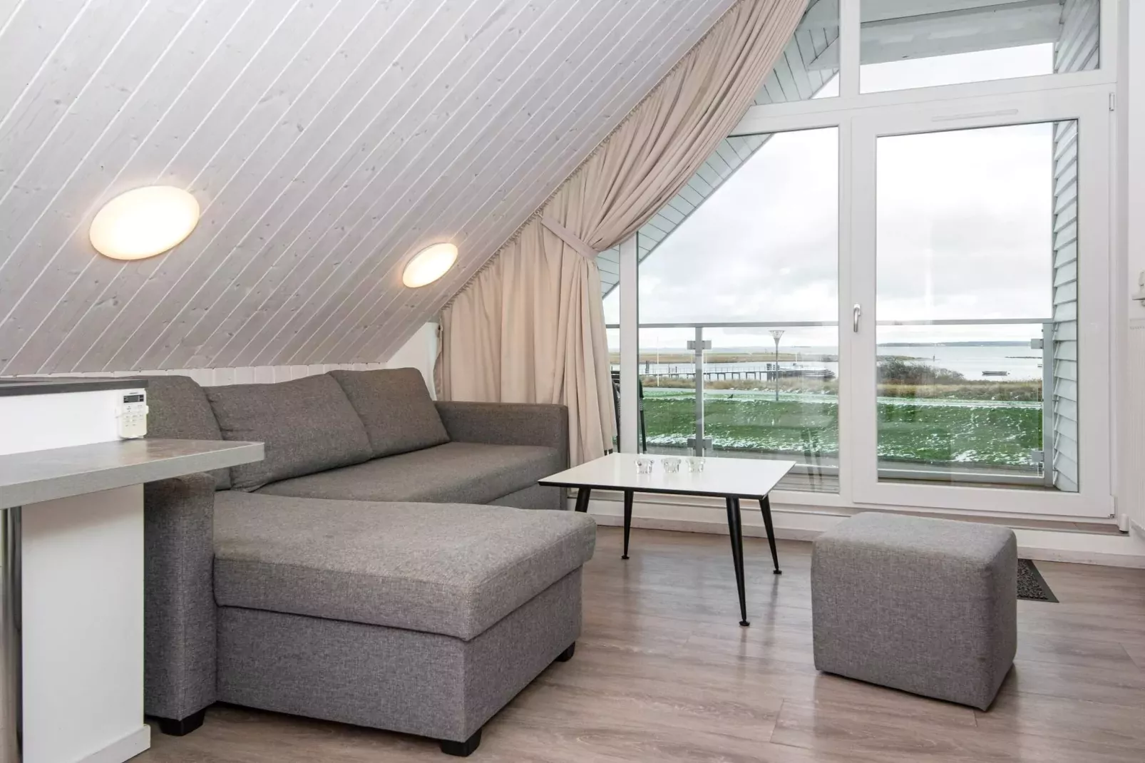 MERKUR 35+33 S DHH 1.RH.-Intérieur