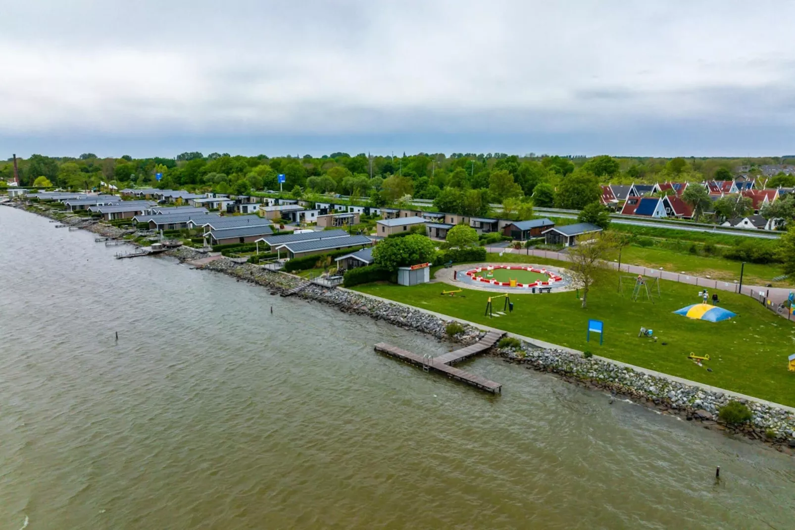 Resort Markermeer 2-Gebiete Sommer 1 km