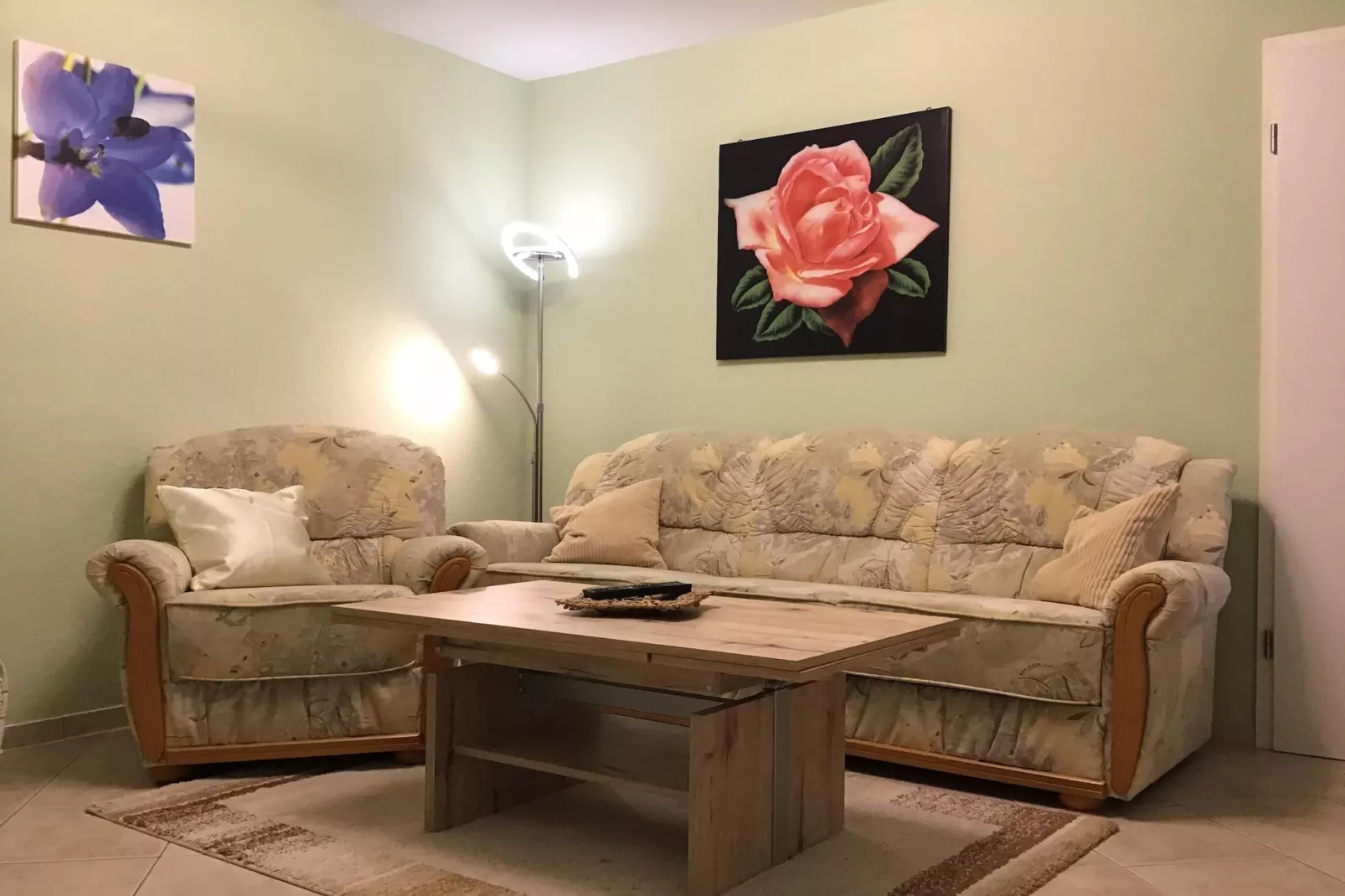 DHH 40 qm-Living room