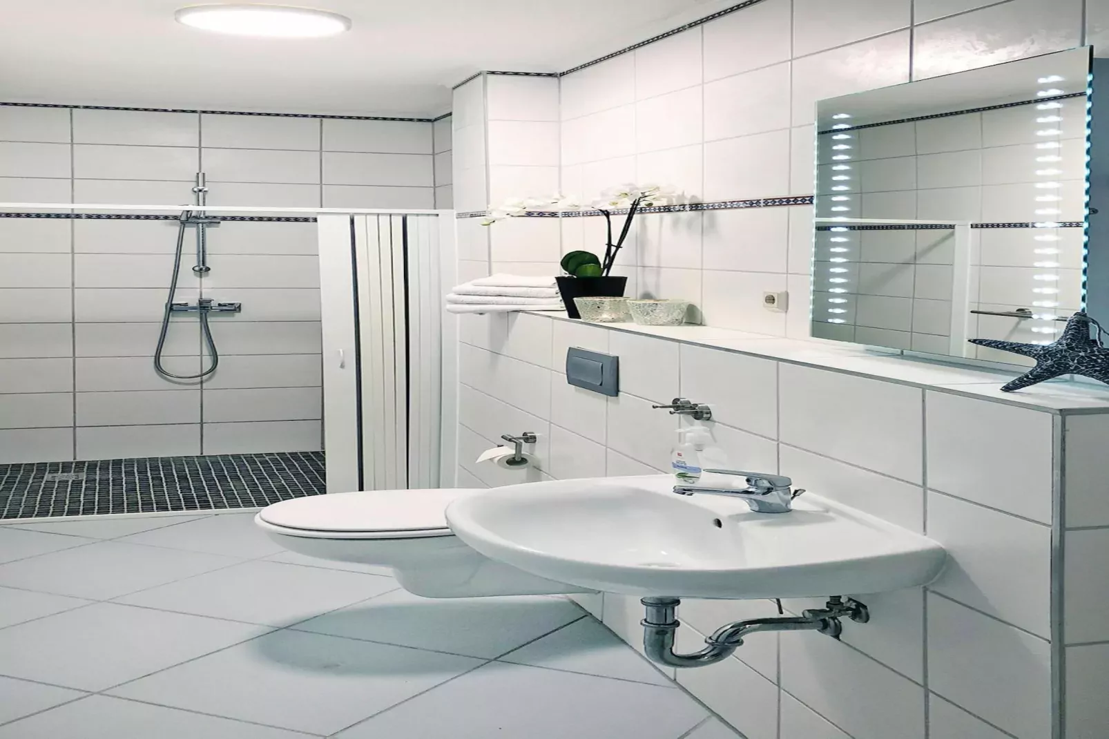 Ferienwohnung klein 70 qm-Bathroom